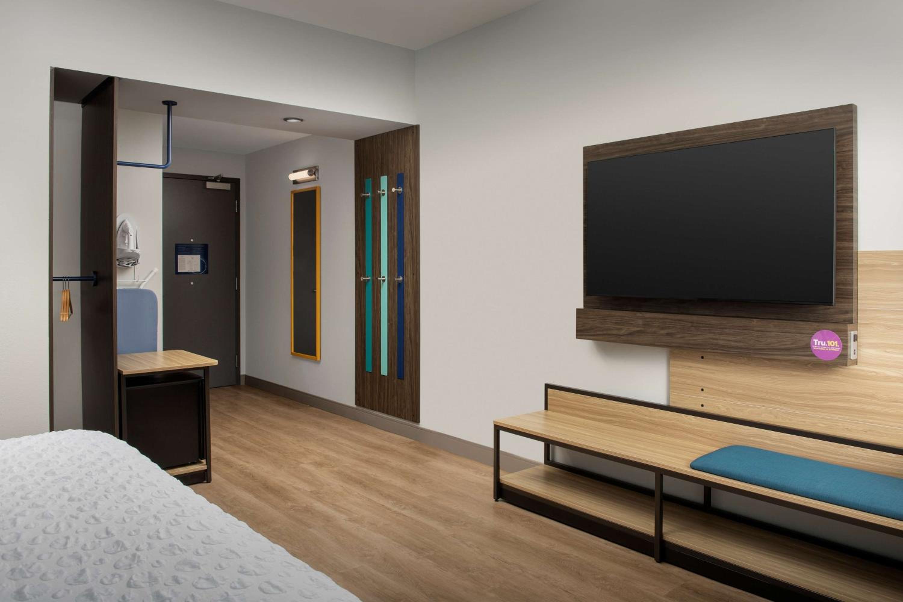 Standard King Room
