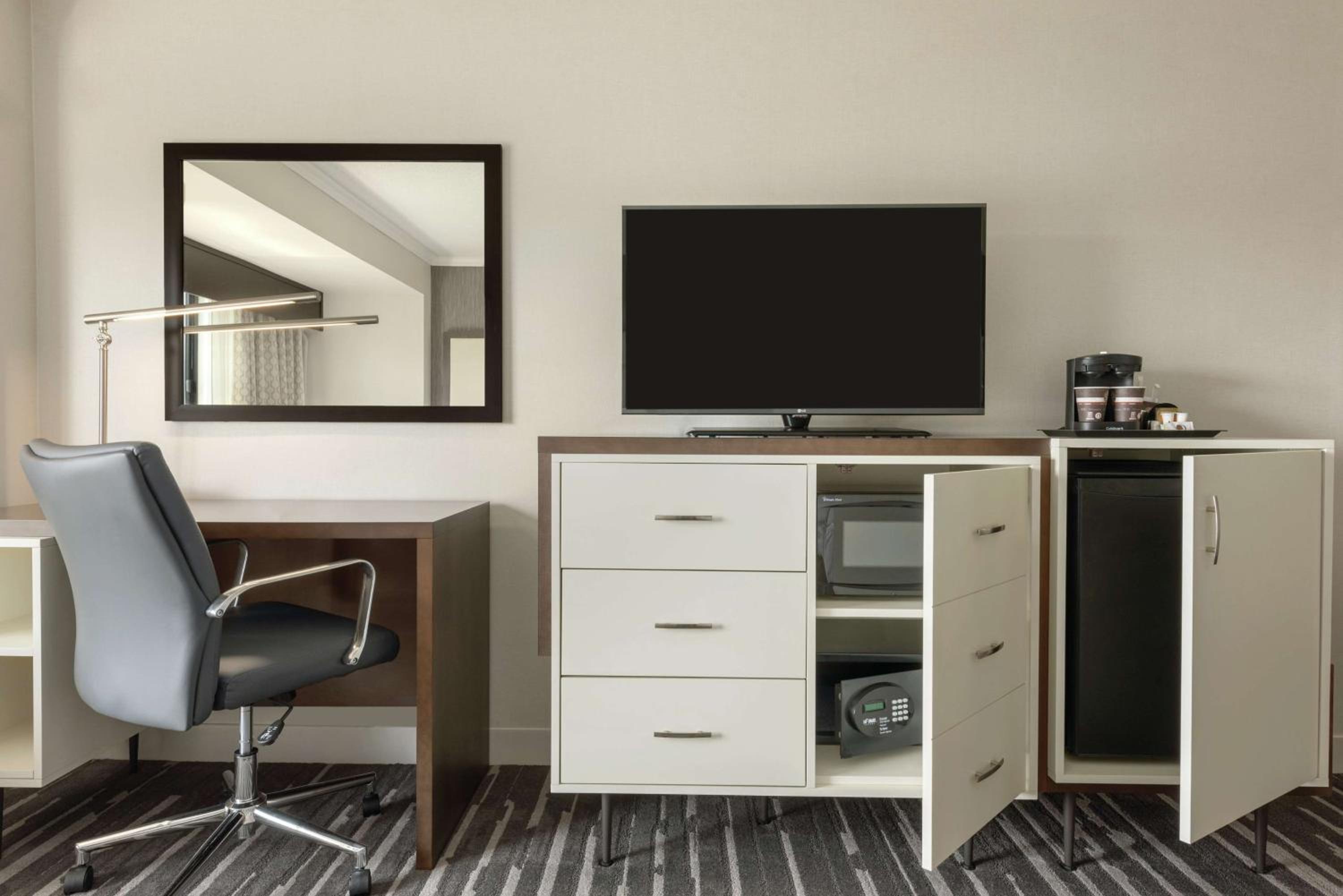 Double Room - Non-Smoking  - Photo 3