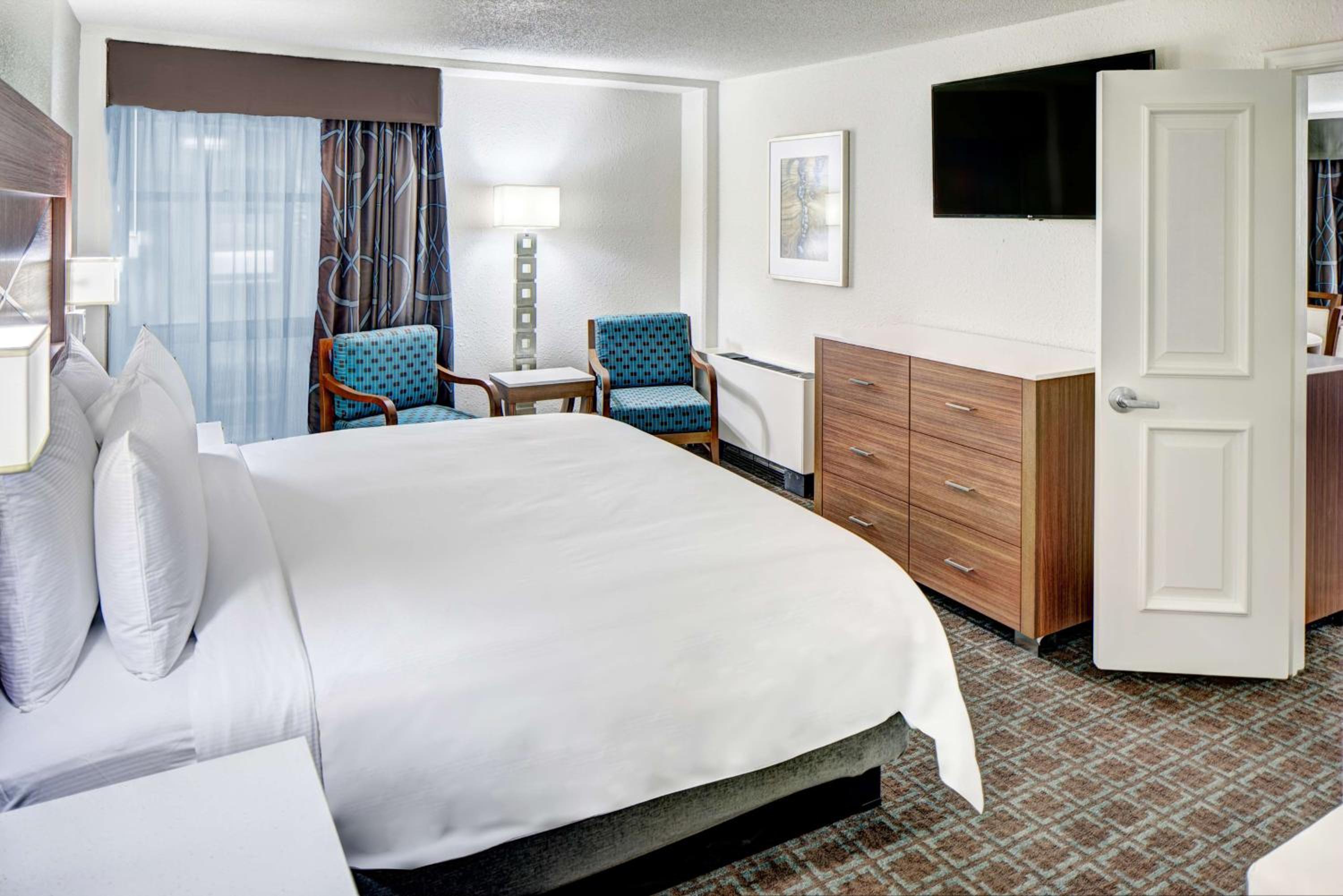 Two-Bedroom King Suite - Photo 3