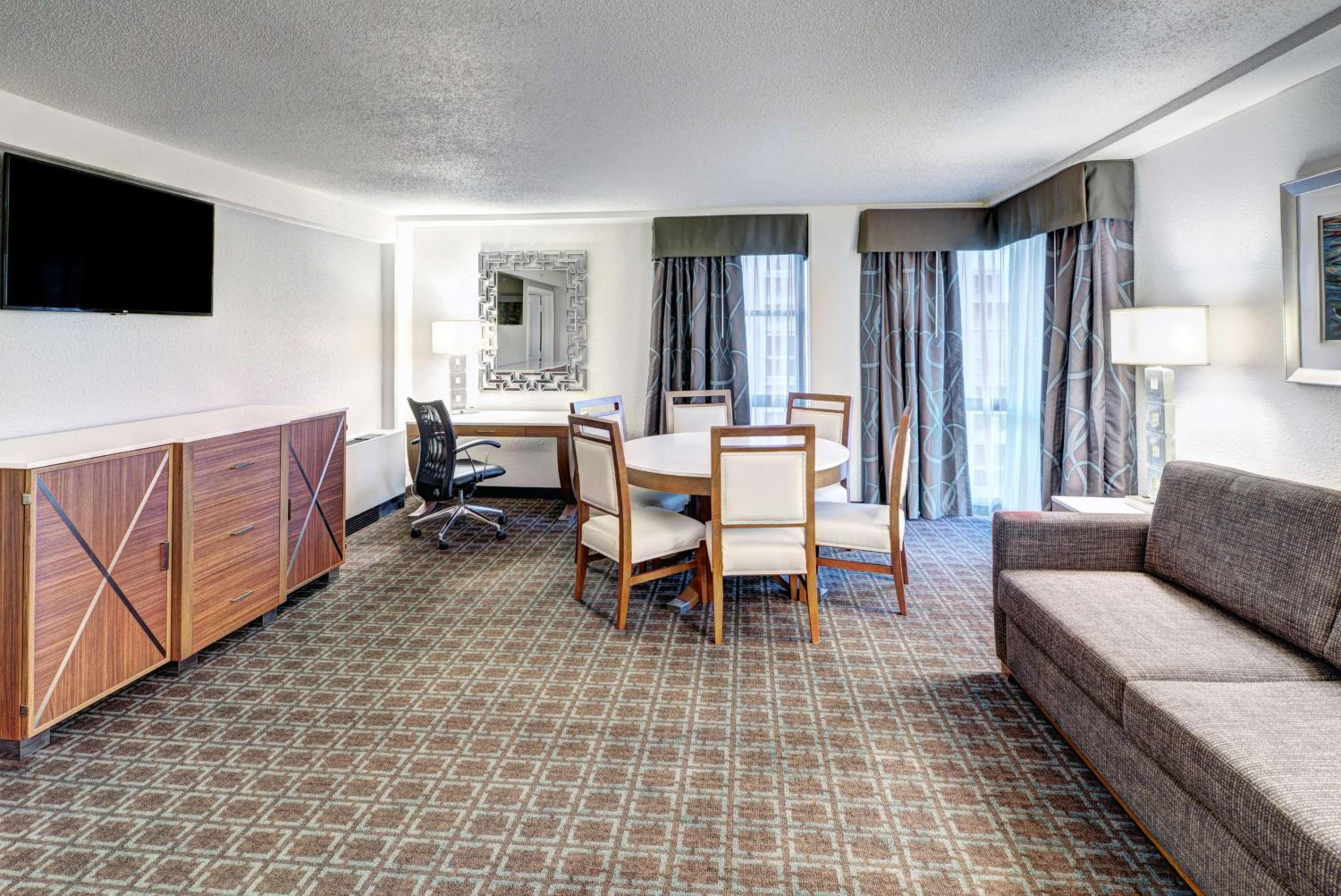 Two-Bedroom King Suite - Photo 1