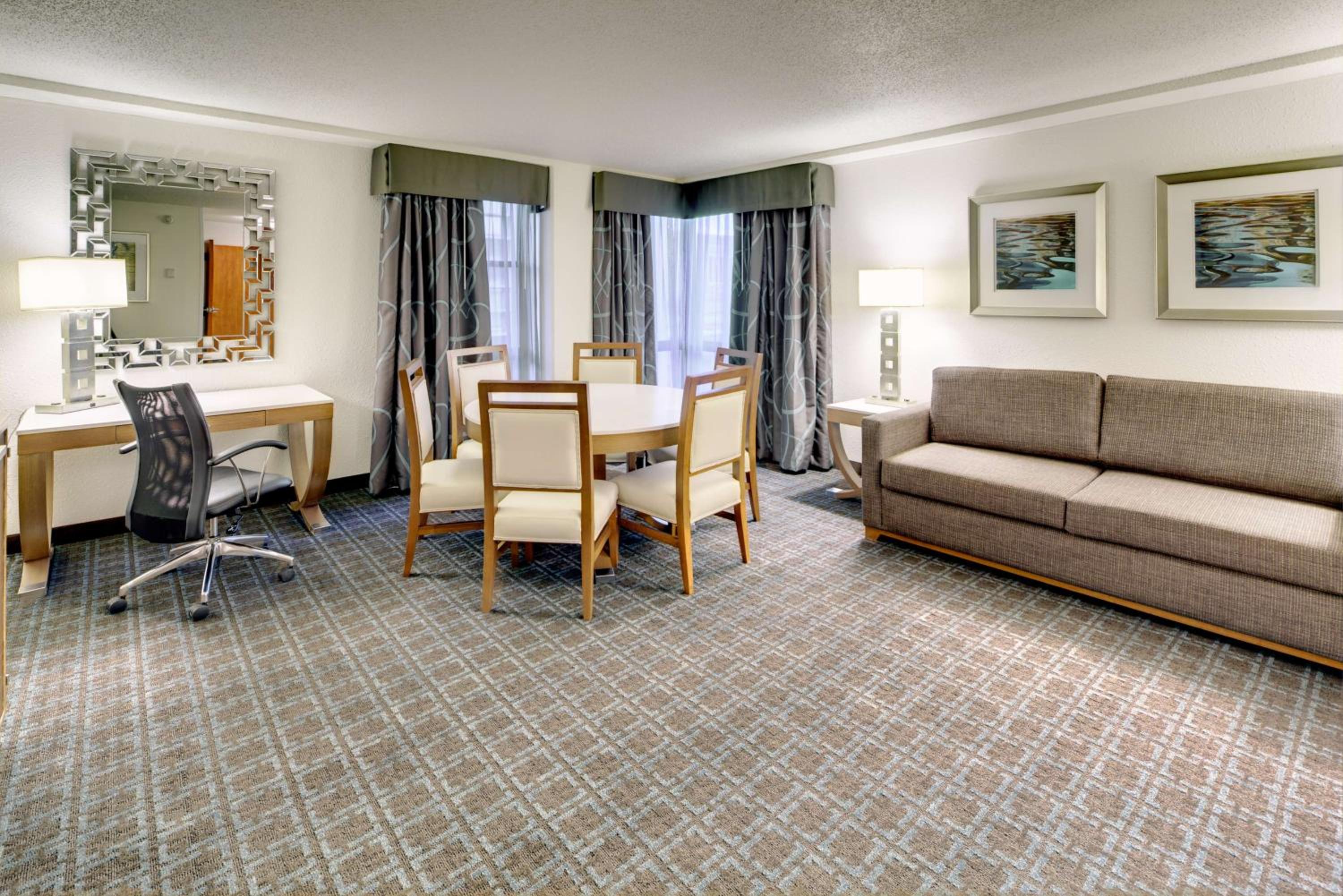 Two-Bedroom King Suite - Photo 6