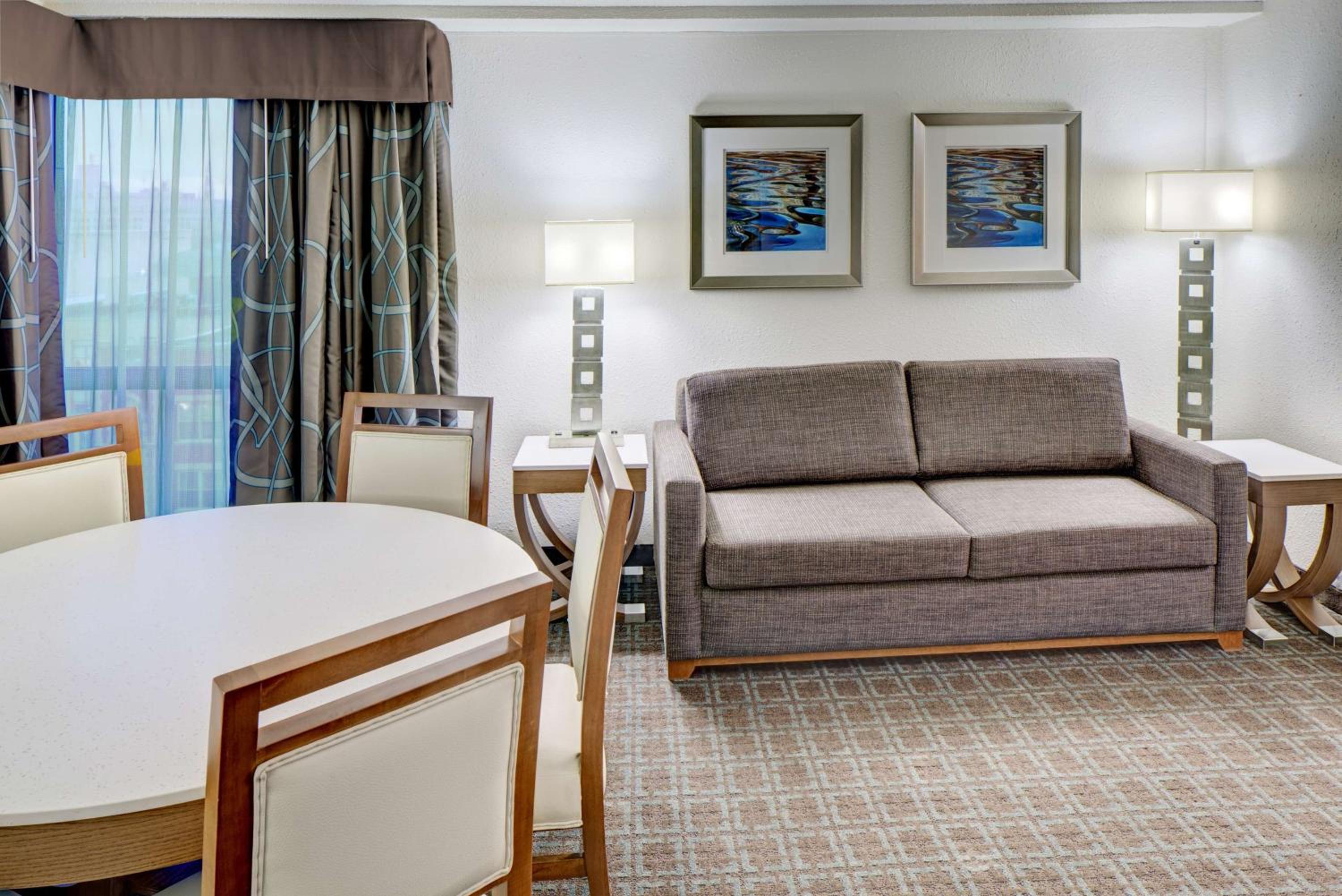 Two-Bedroom King Suite - Photo 2
