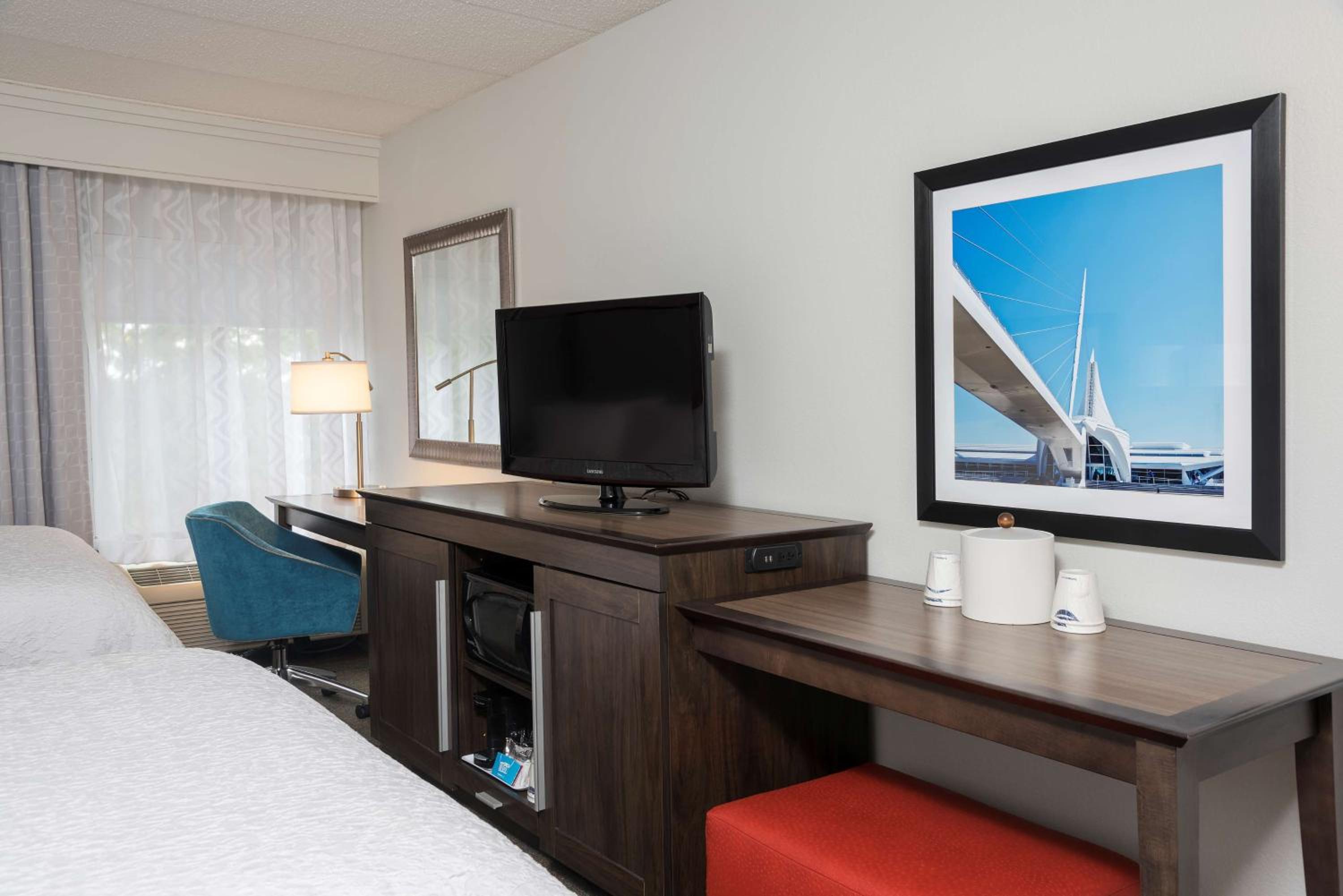 Double Room with Two Double Beds - Non-Smoking - Photo 3