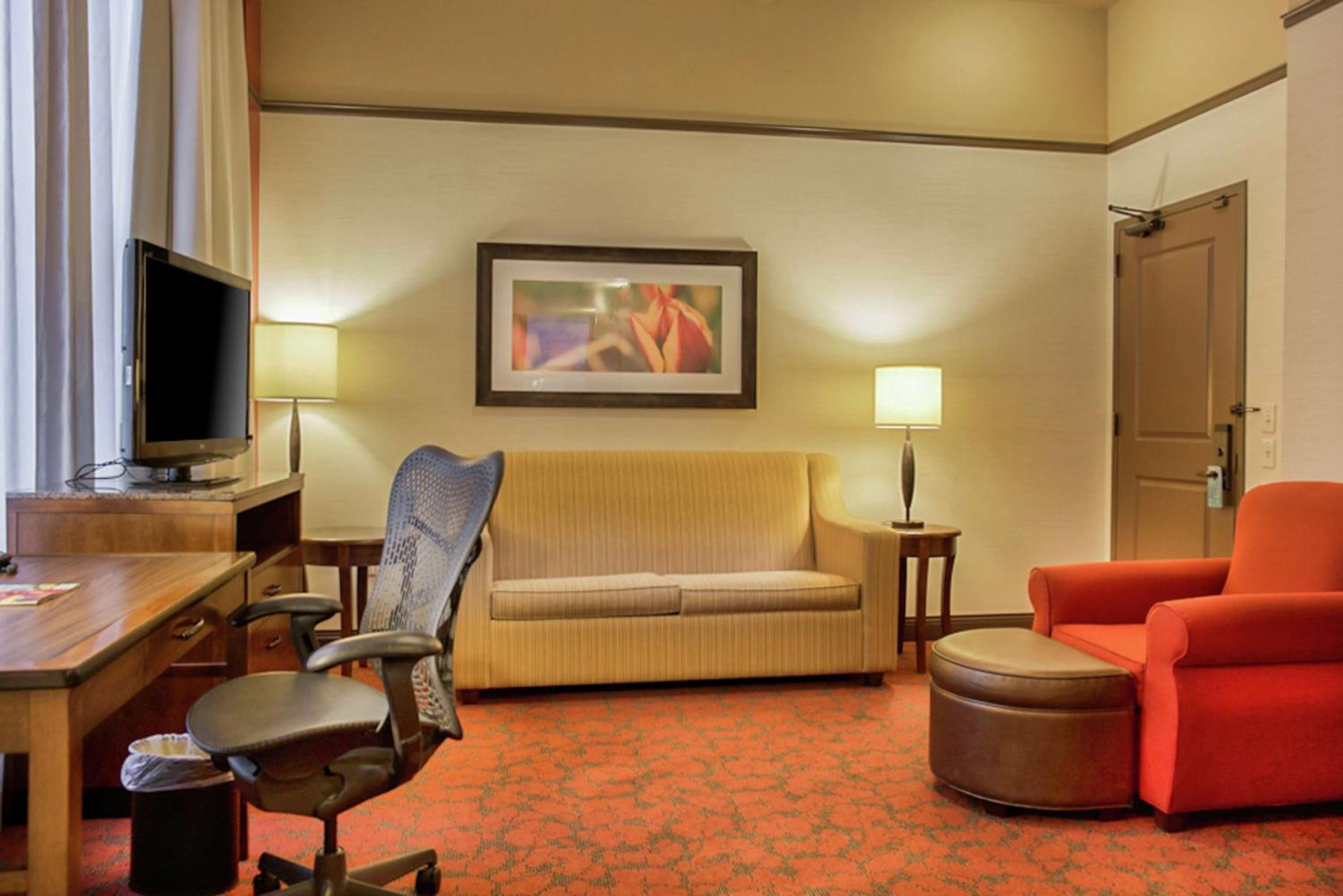 One-Bedroom King Suite photo 2