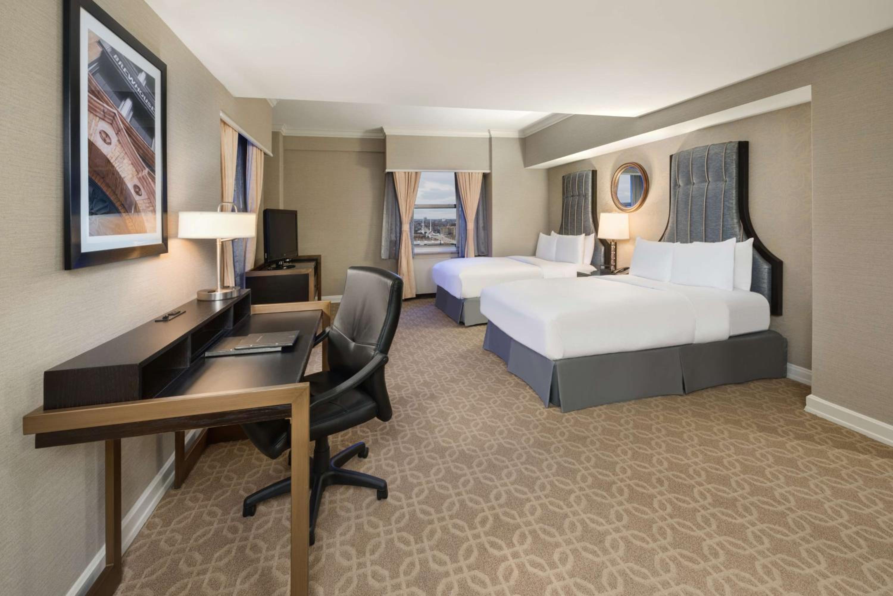 Deluxe Room with Two Double Beds - Photo 2