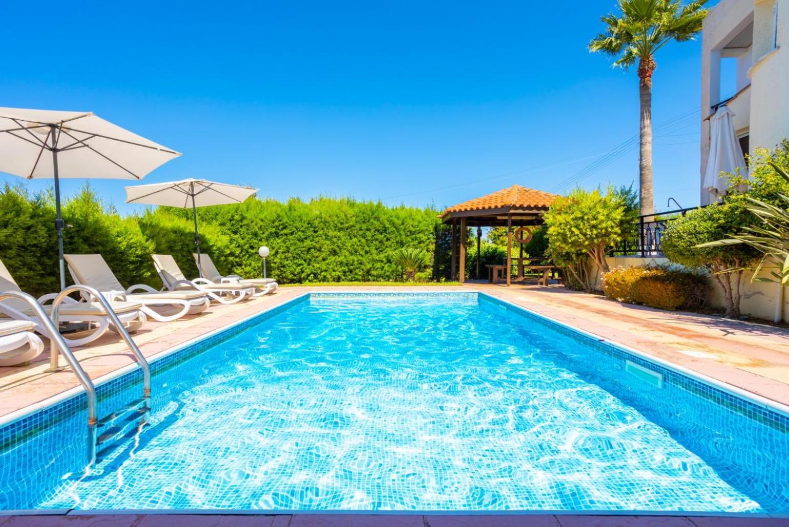 Villa photo 2