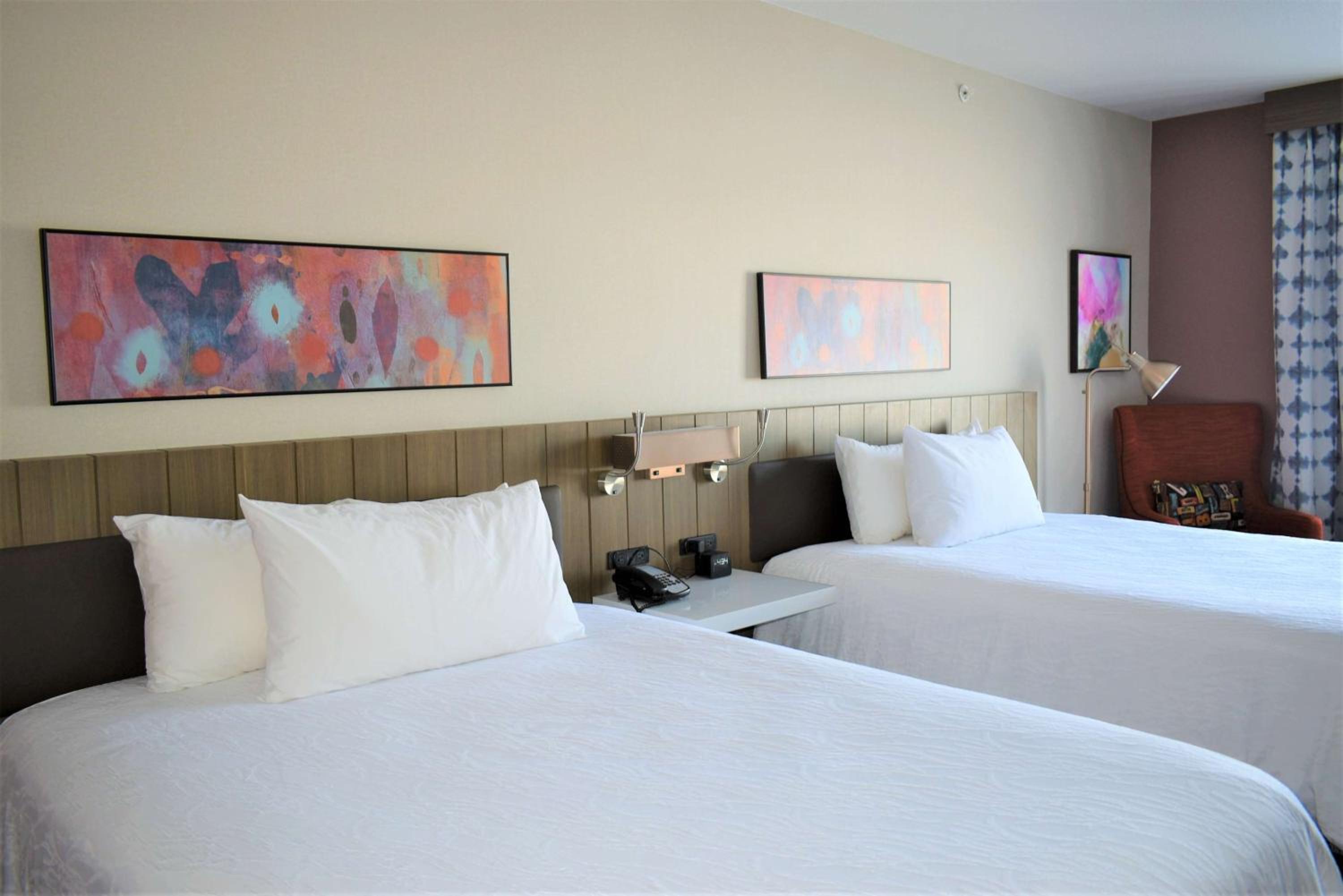 Queen Room with Two Queen Beds - Hearing Access photo 2