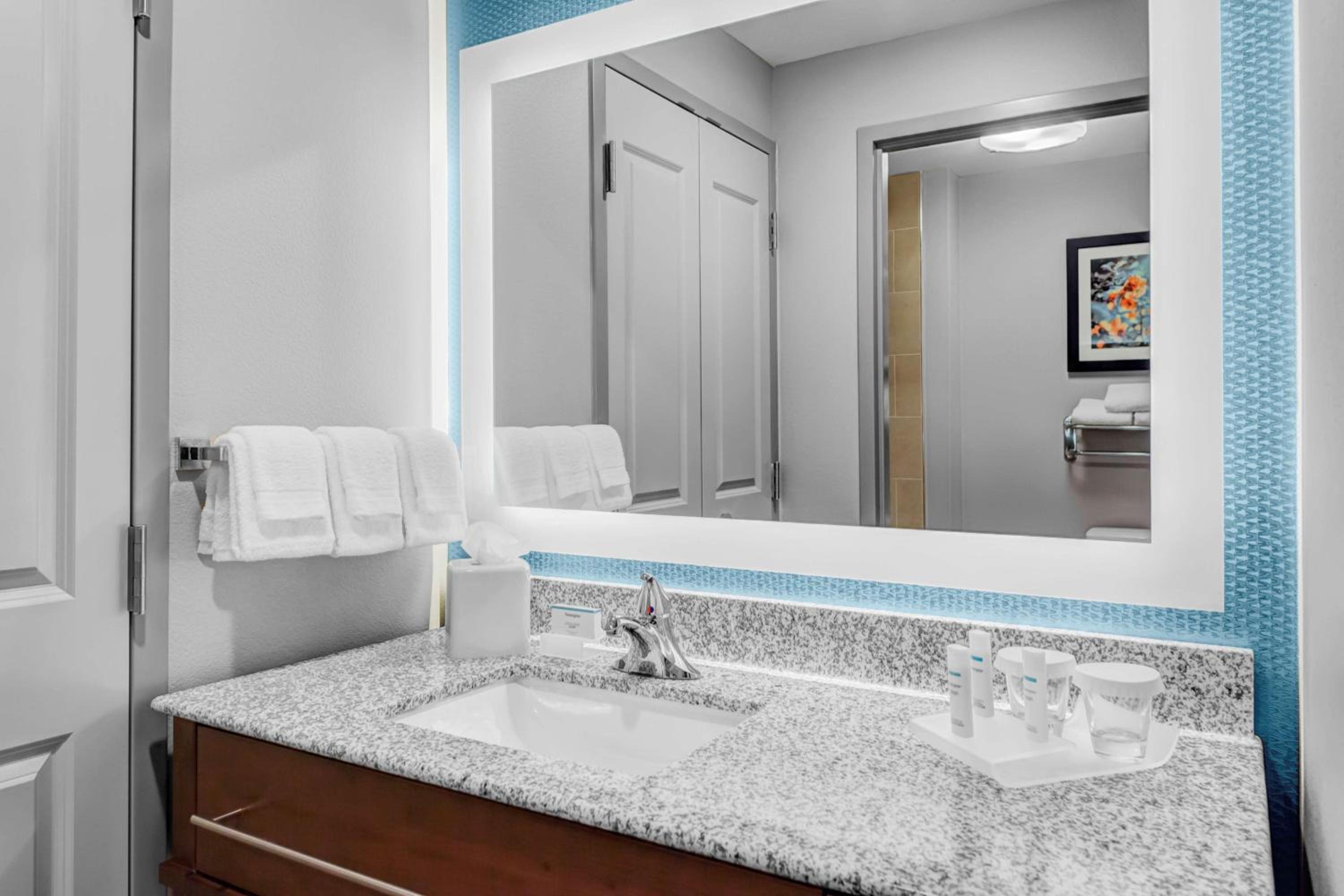 Two-Bedroom King Suite with Two Queen Beds photo 3