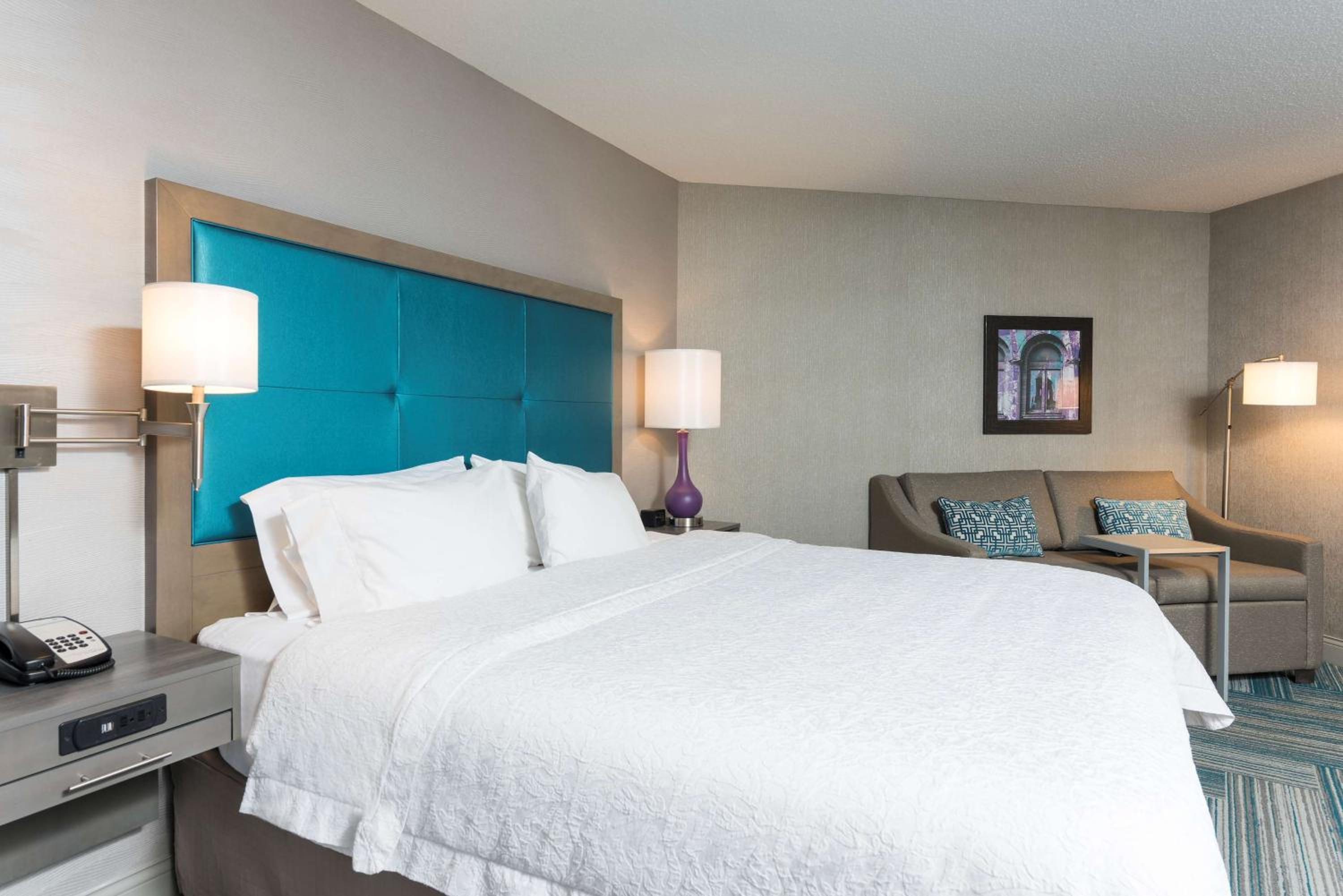 Deluxe King Room - Photo 1