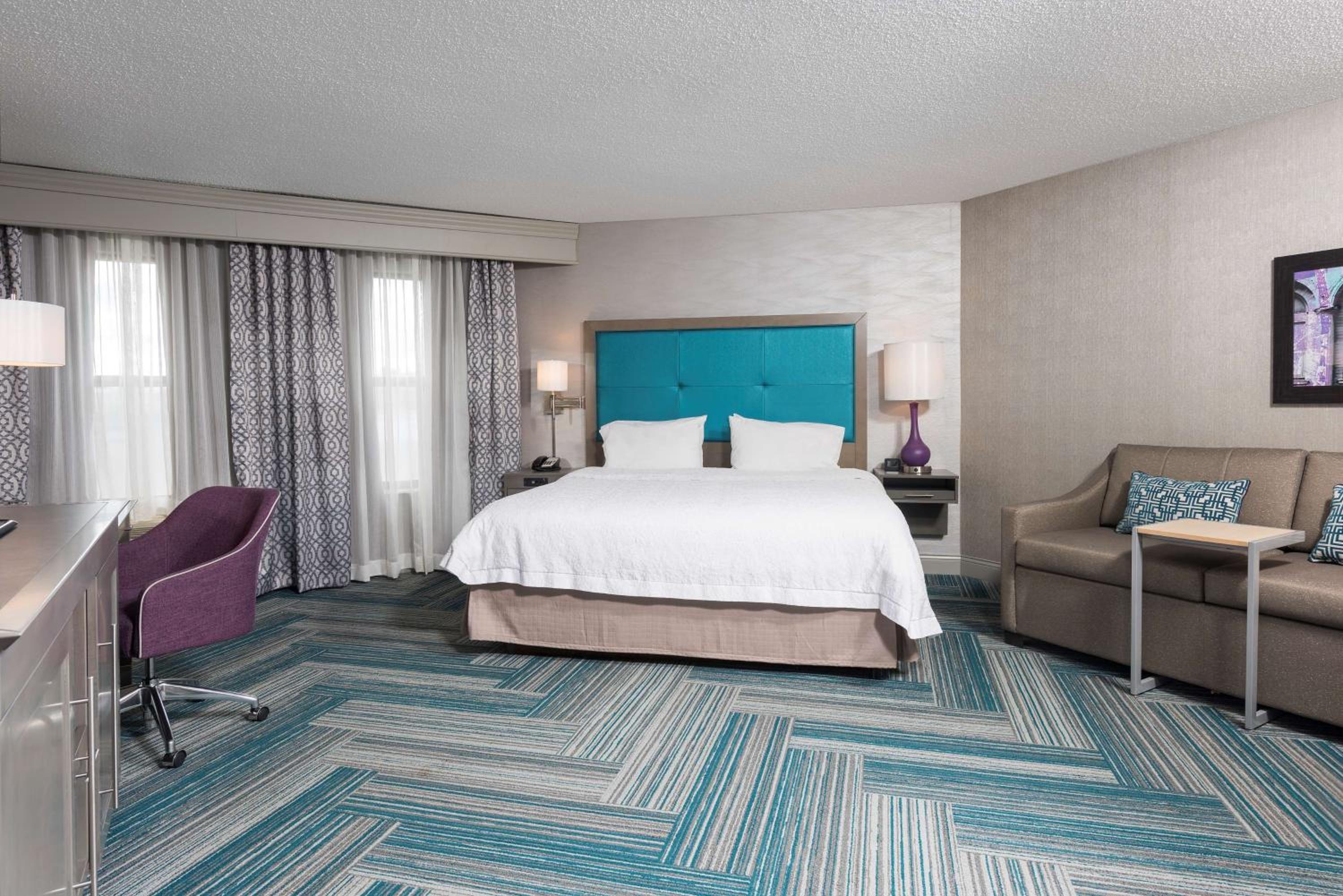 Deluxe King Room - Photo 2