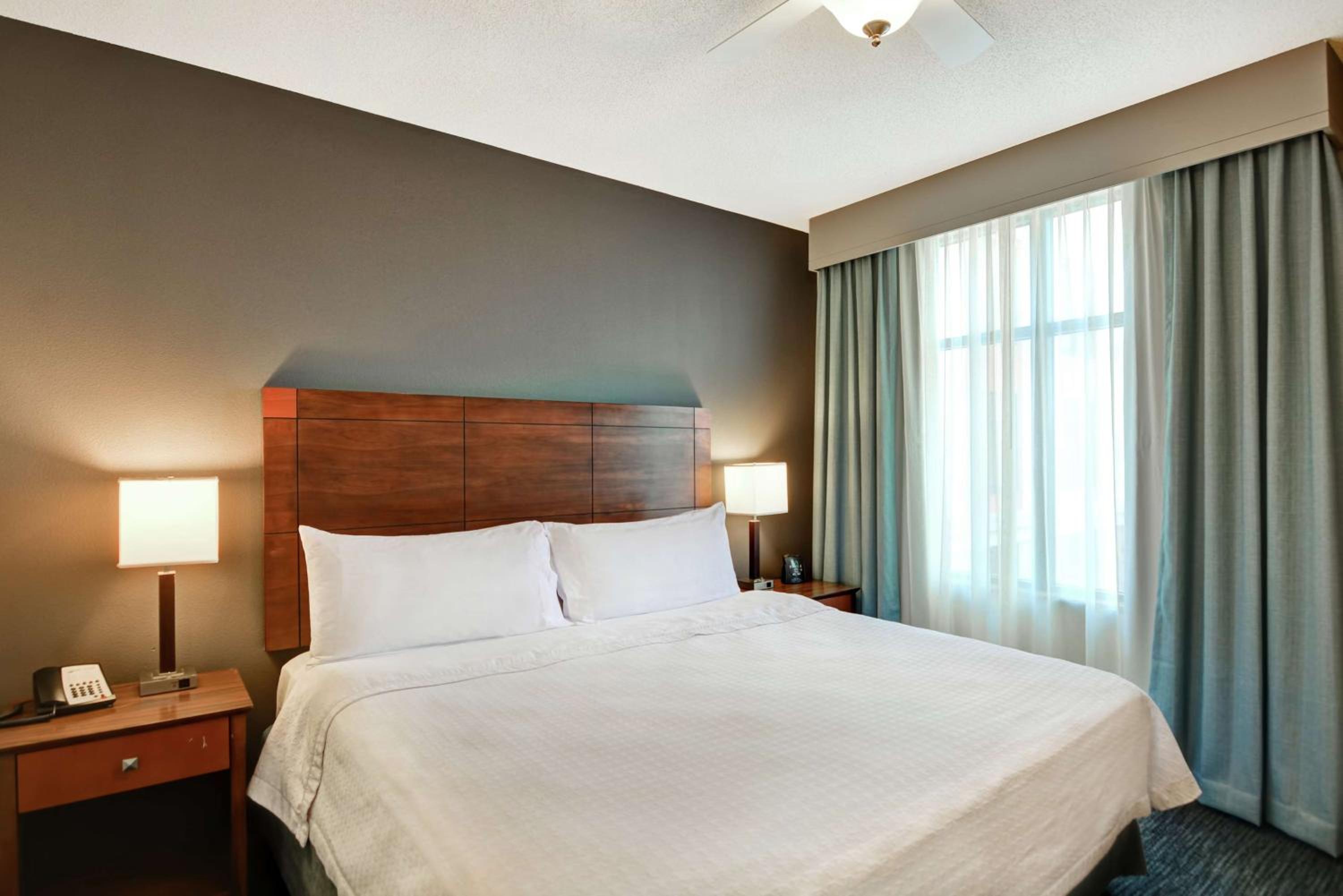One-Bedroom King Suite - Non-Smoking - Photo 1