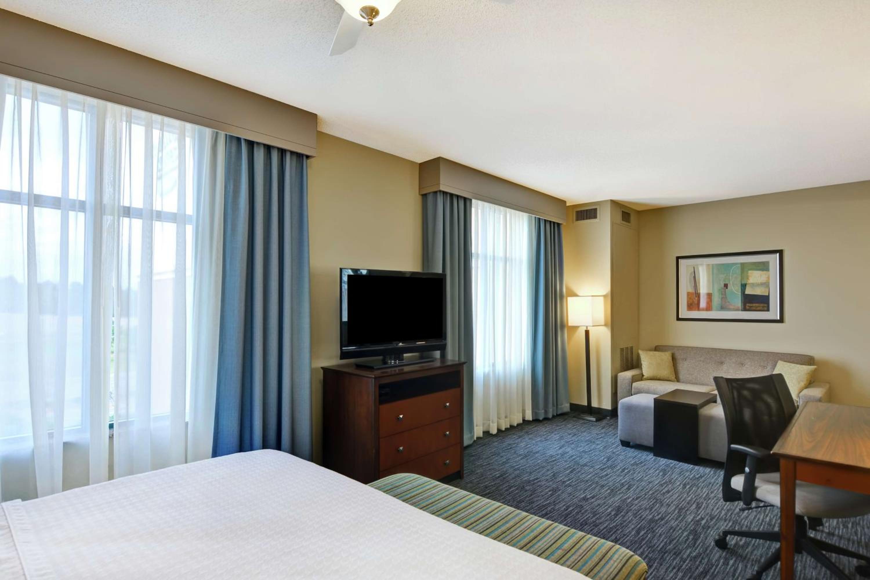 King Studio Suite - Non-Smoking - Photo 5