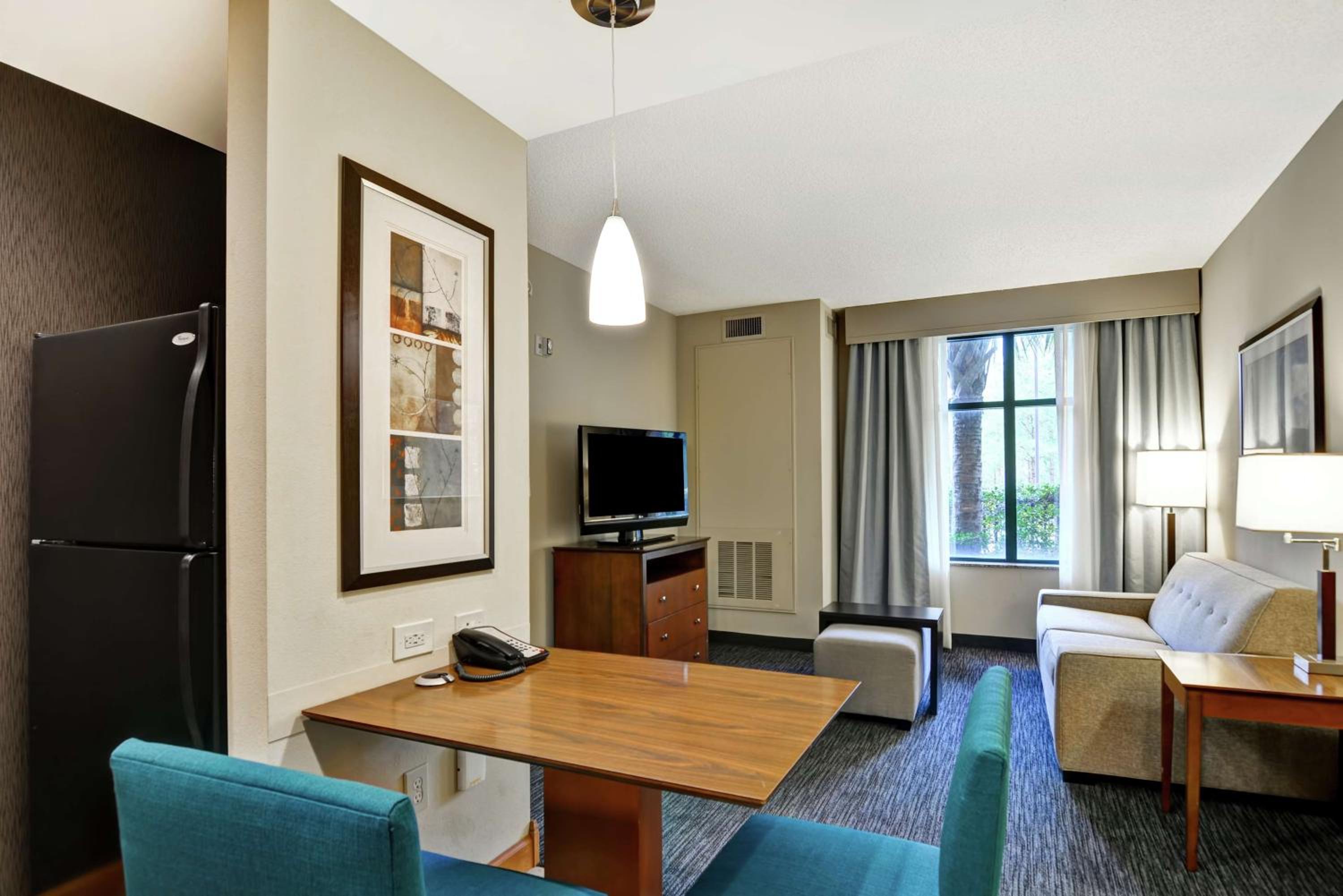 1 Bedroom Suite with 2 Queen Beds - Non-Smoking - Photo 4