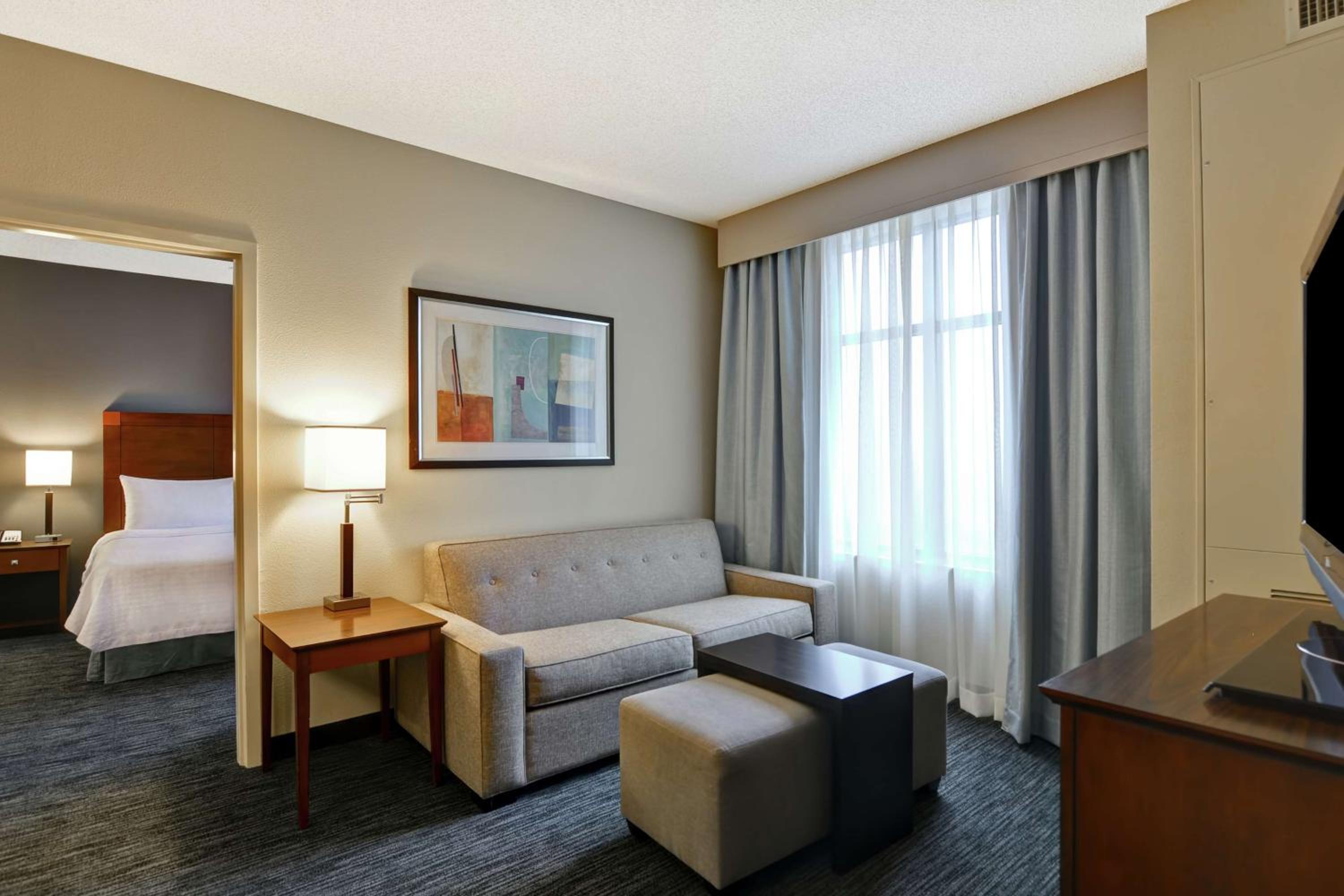 1 Bedroom Suite with 2 Queen Beds - Non-Smoking - Photo 3