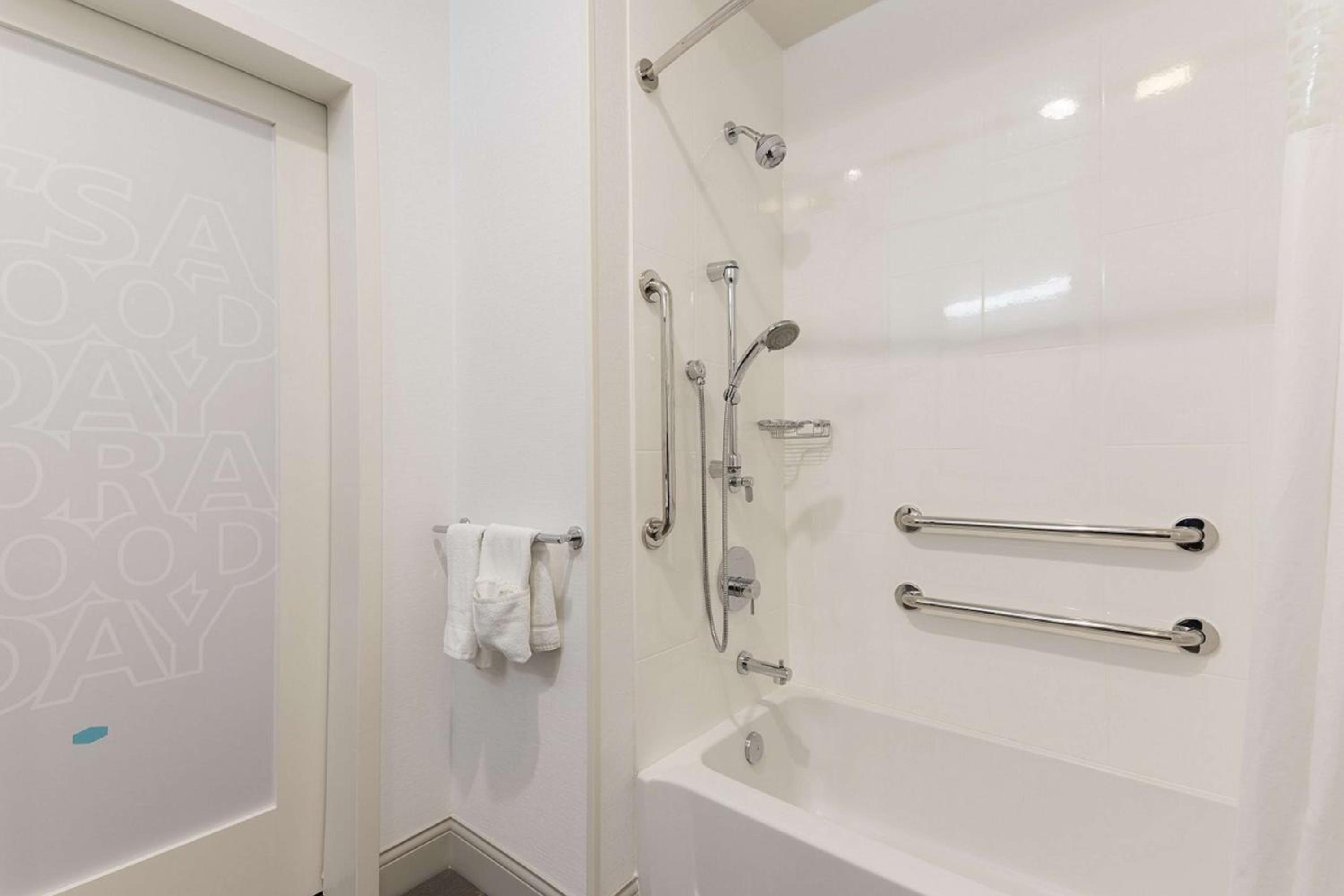 King Room - Mobility Access/Non-Smoking - Photo 3