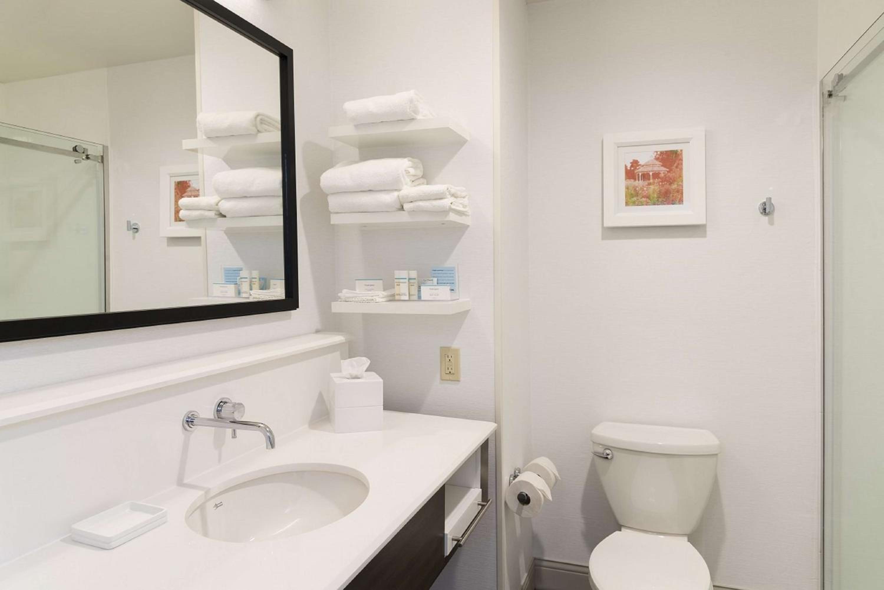 Executive King Room - Non-Smoking - Photo 2
