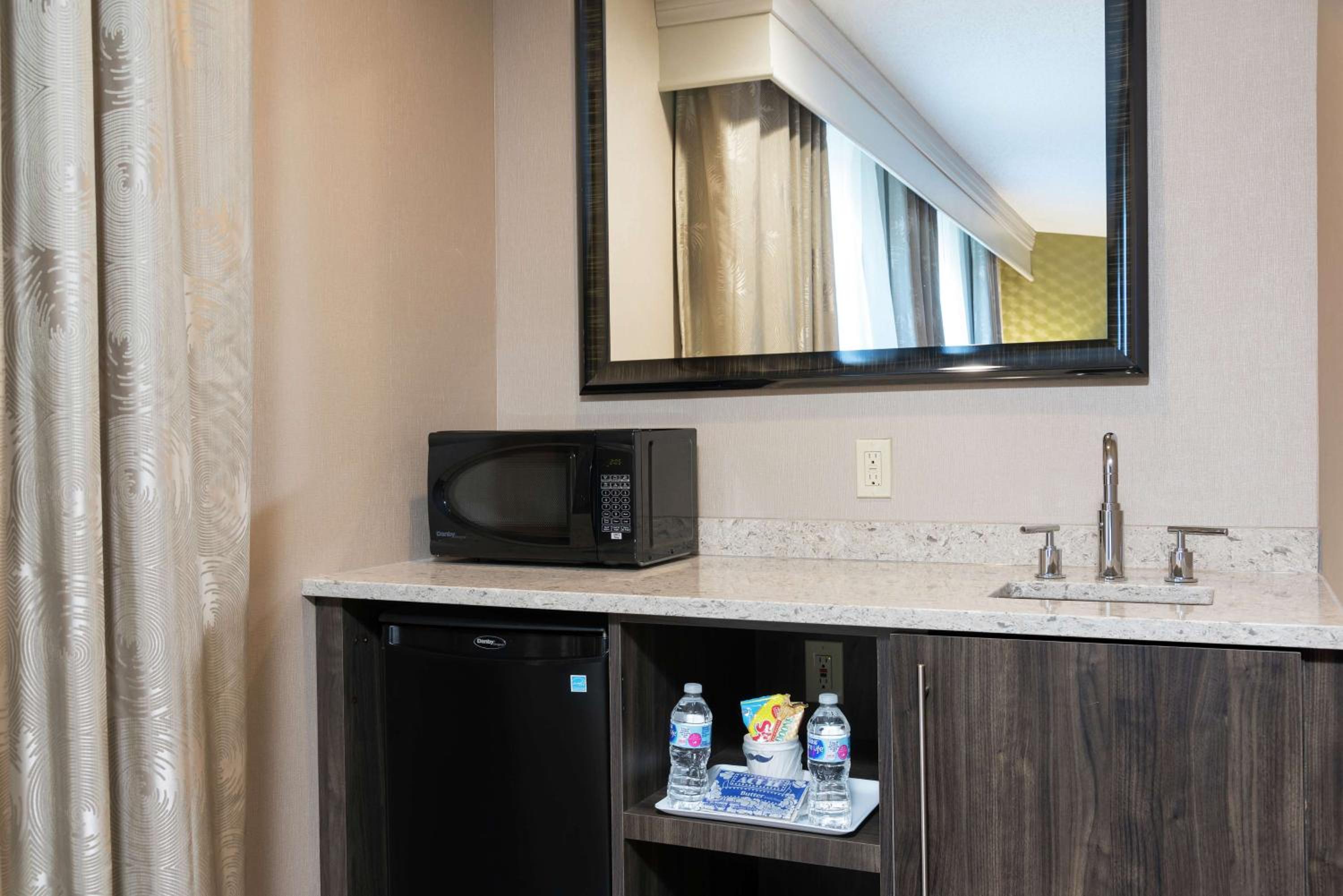 King Studio Suite - Non-Smoking - Photo 2