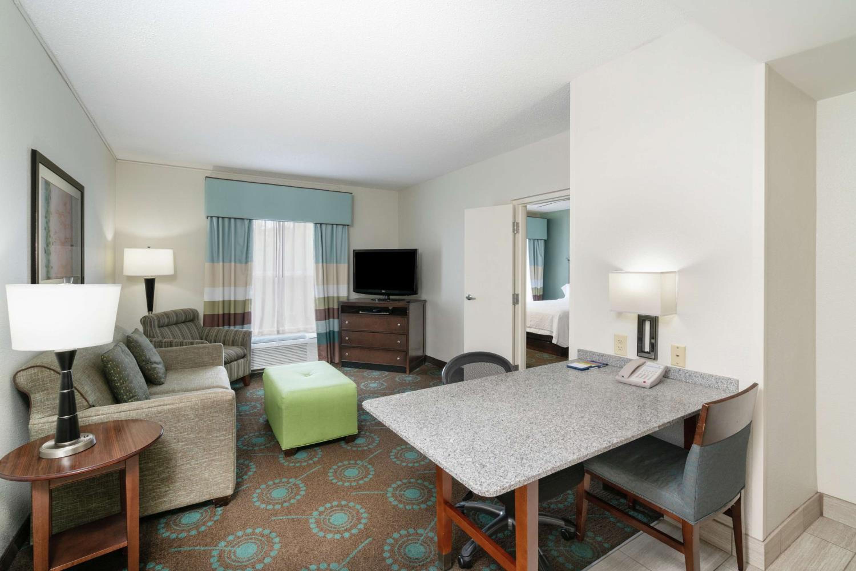 One-Bedroom Queen Suite with Two Queen Beds - Non-Smoking - Photo 1