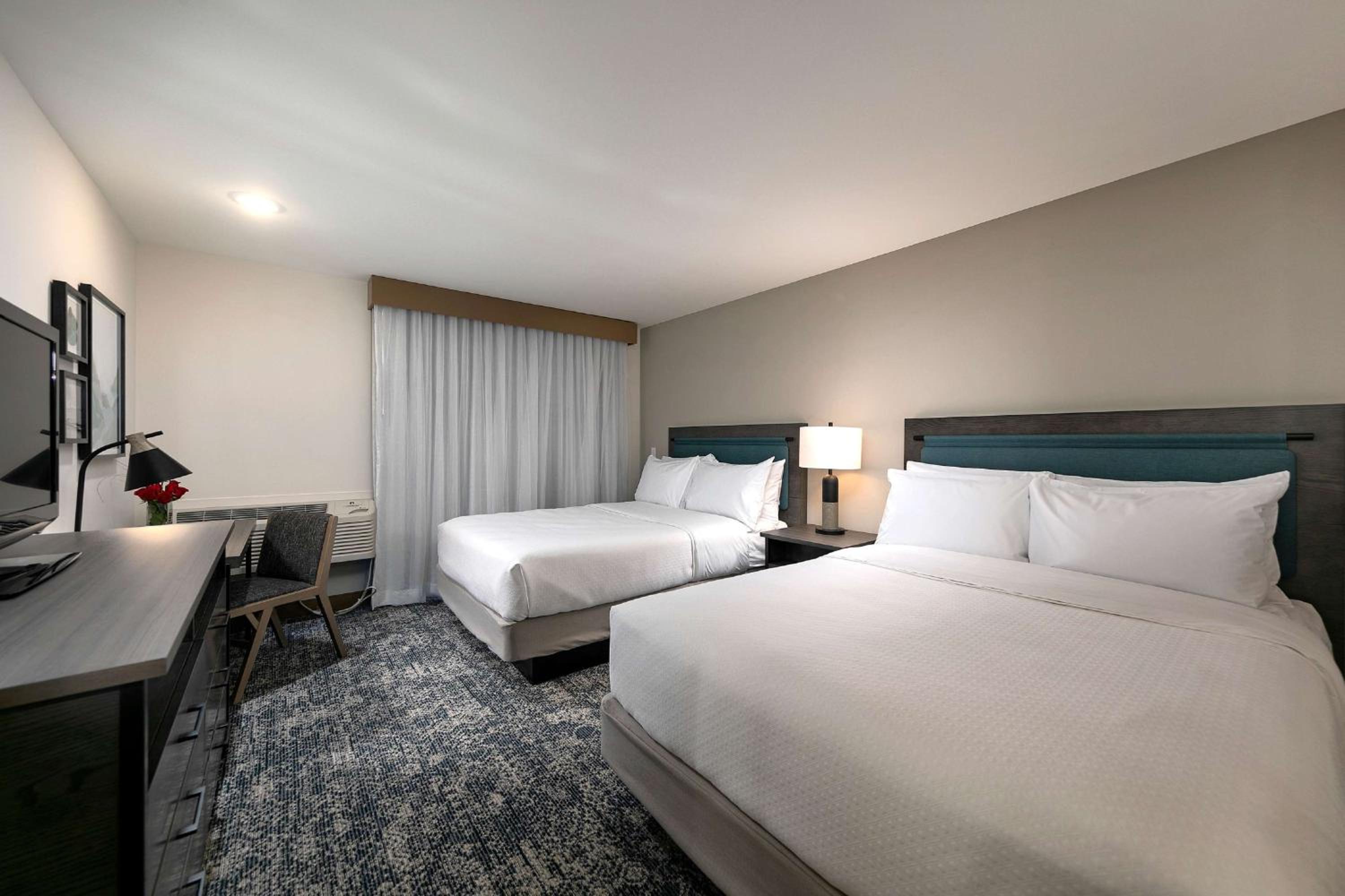 Queen Room with Two Queen Beds and Roll-In Shower - Mobility and Hearing Access