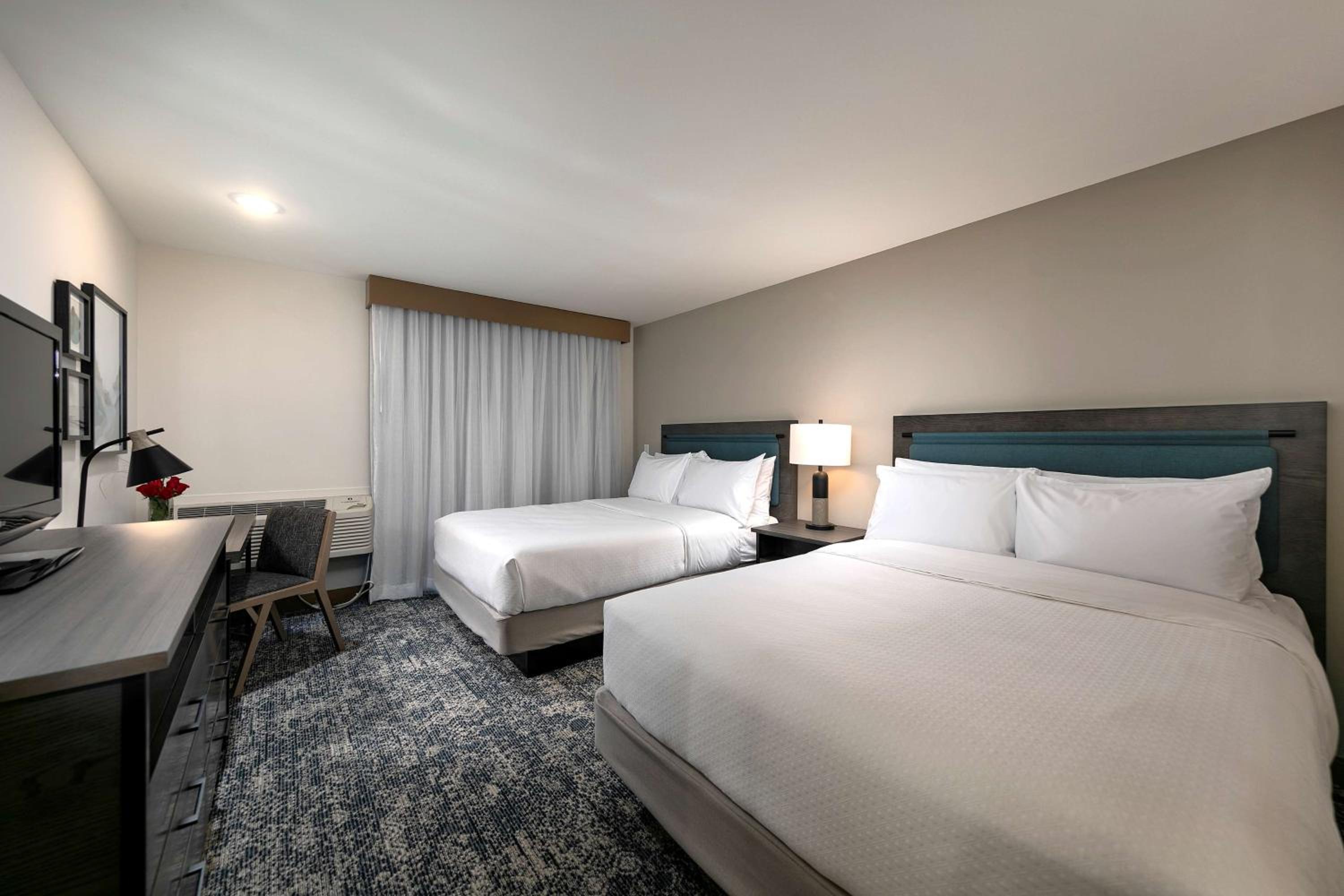 Queen Room with Two Queen Beds and Roll-In Shower - Mobility and Hearing Access photo 3