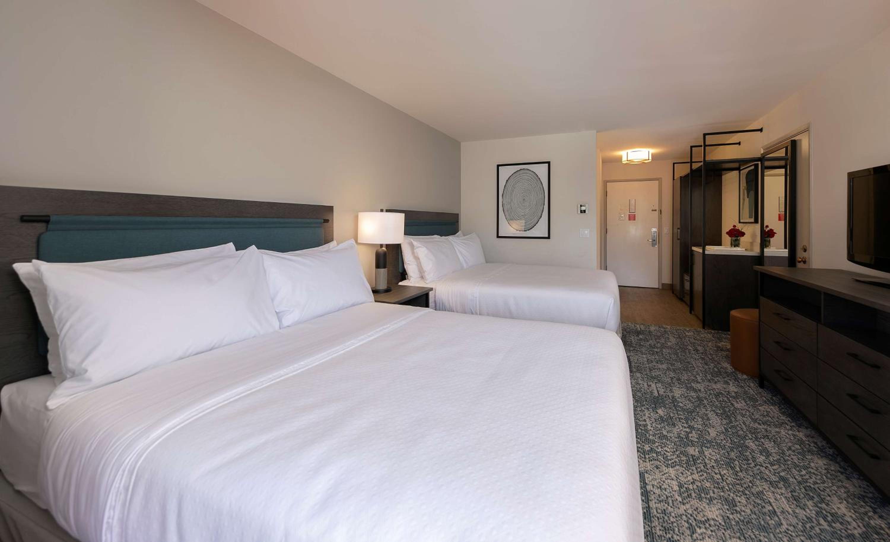 Deluxe Queen Room with Two Queen Beds
