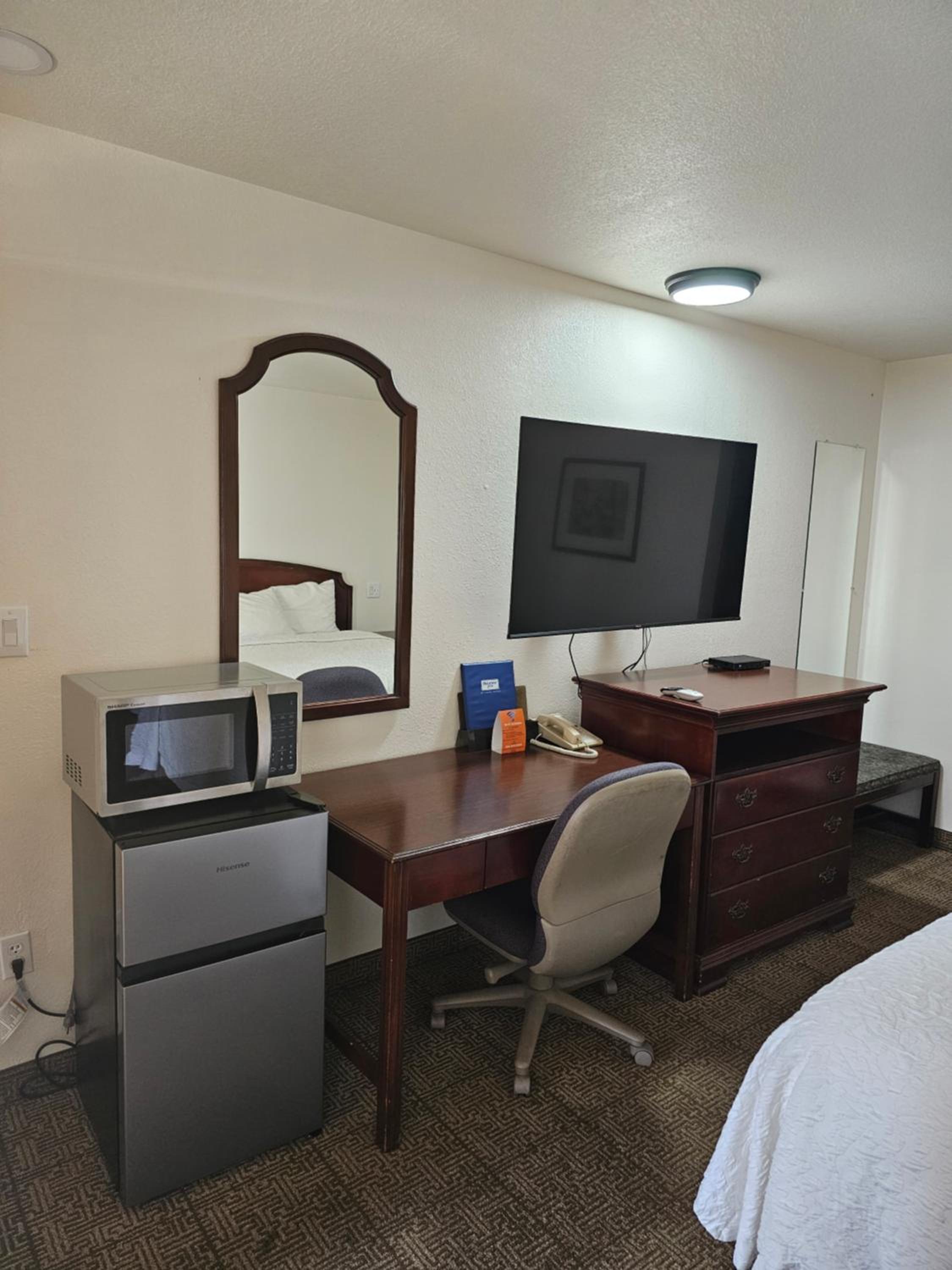 Standard King Room photo 3