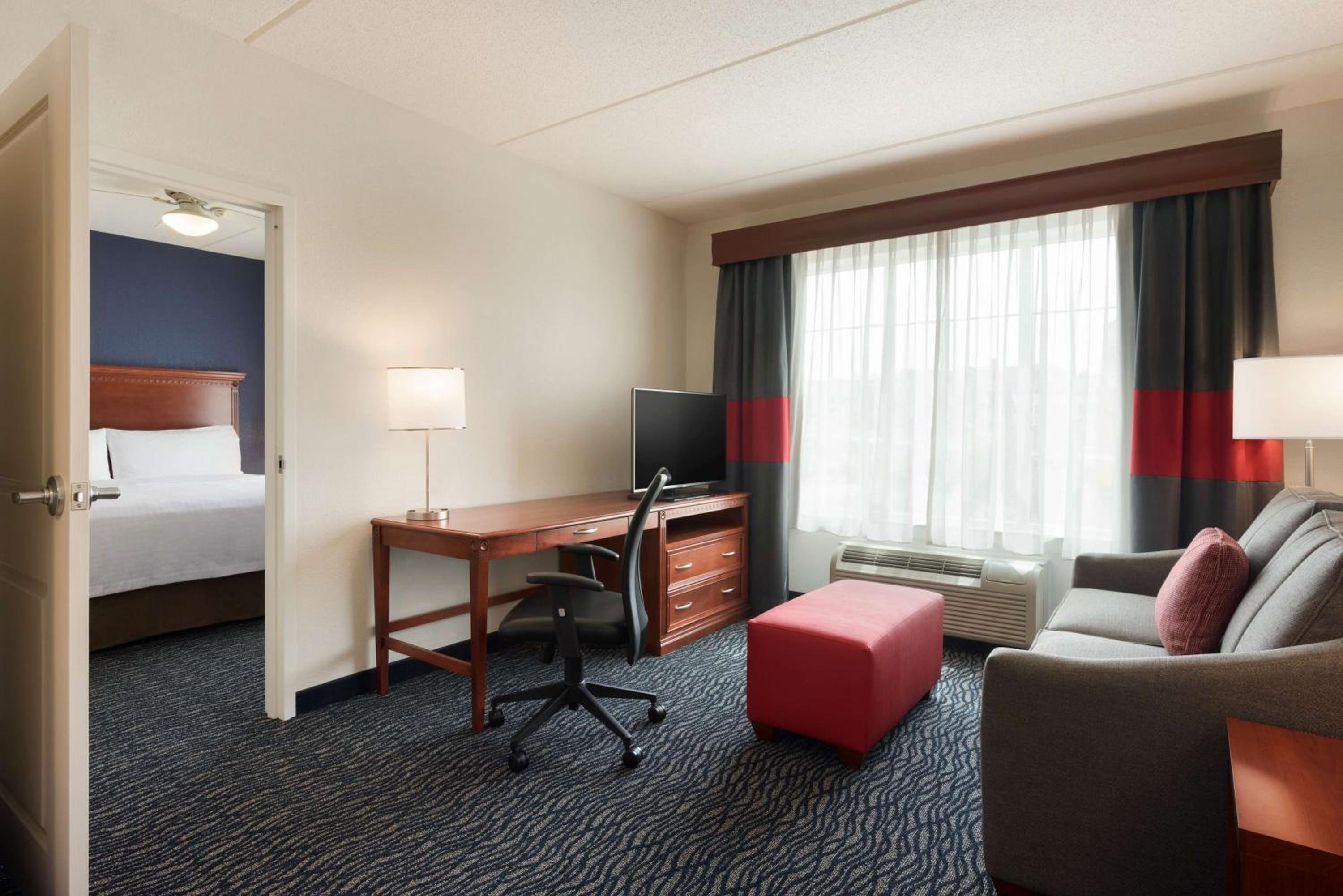One-Bedroom King Suite - Non-Smoking - Photo 6