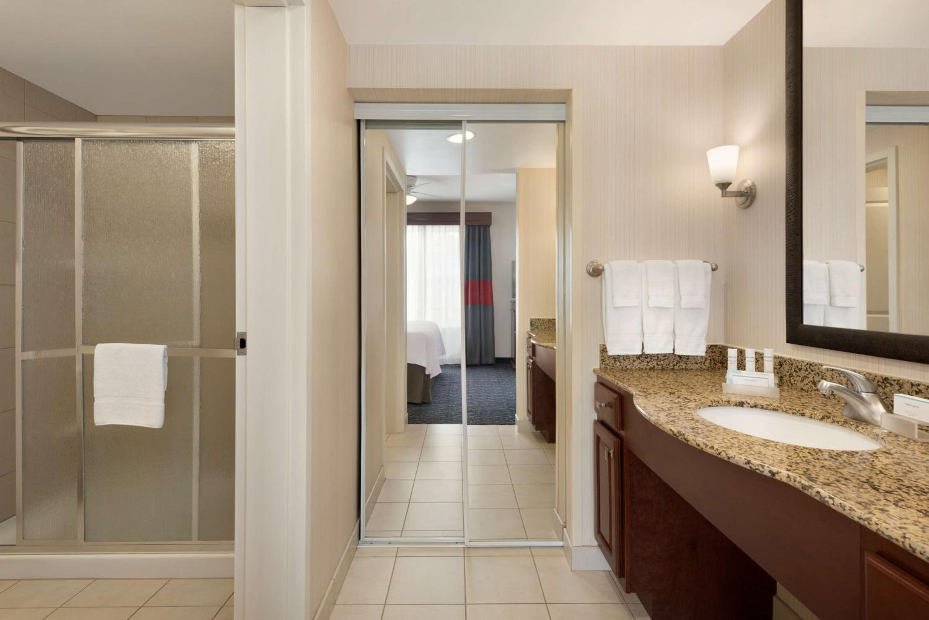 King Studio Suite - Non-Smoking - Photo 4