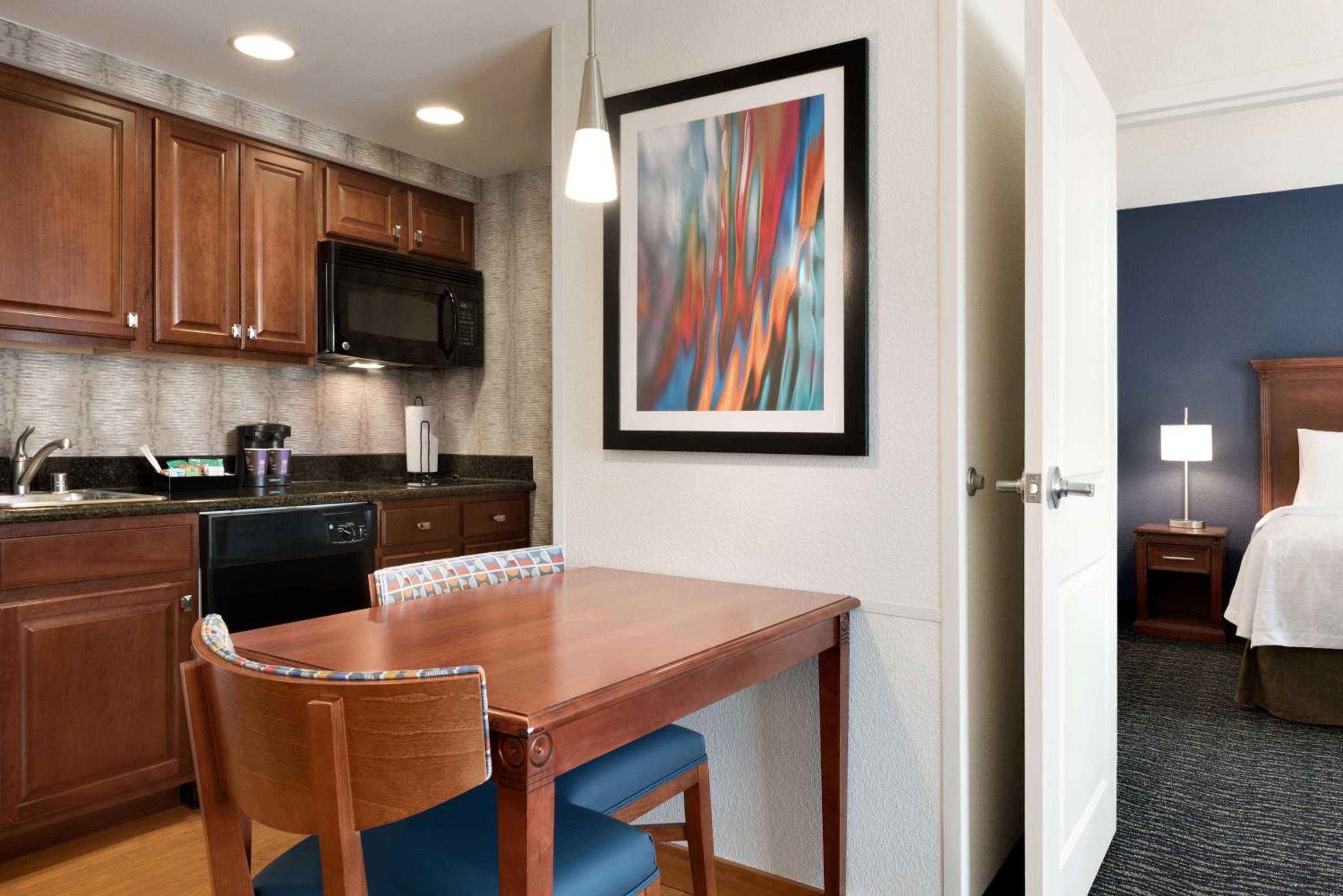 One-Bedroom King Suite - Non-Smoking - Photo 2