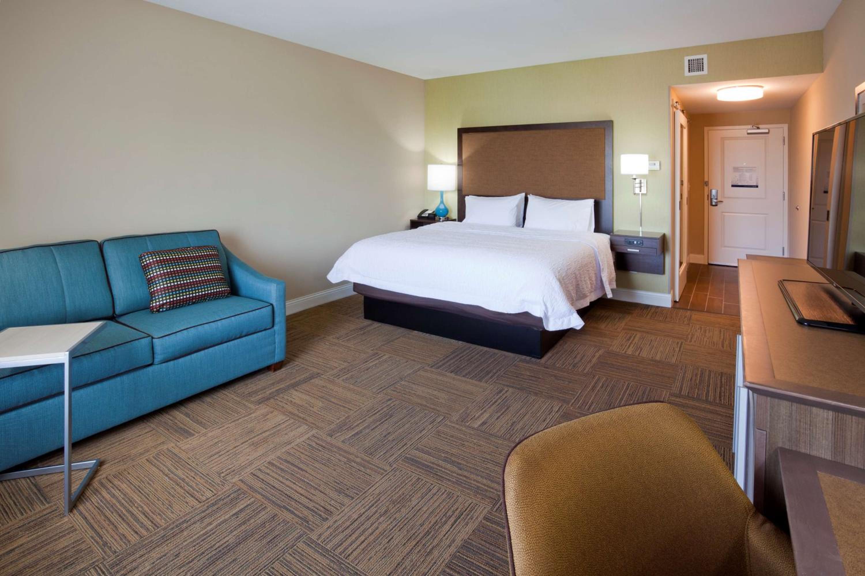 Studio Suite with King Bed - Non-Smoking photo 3