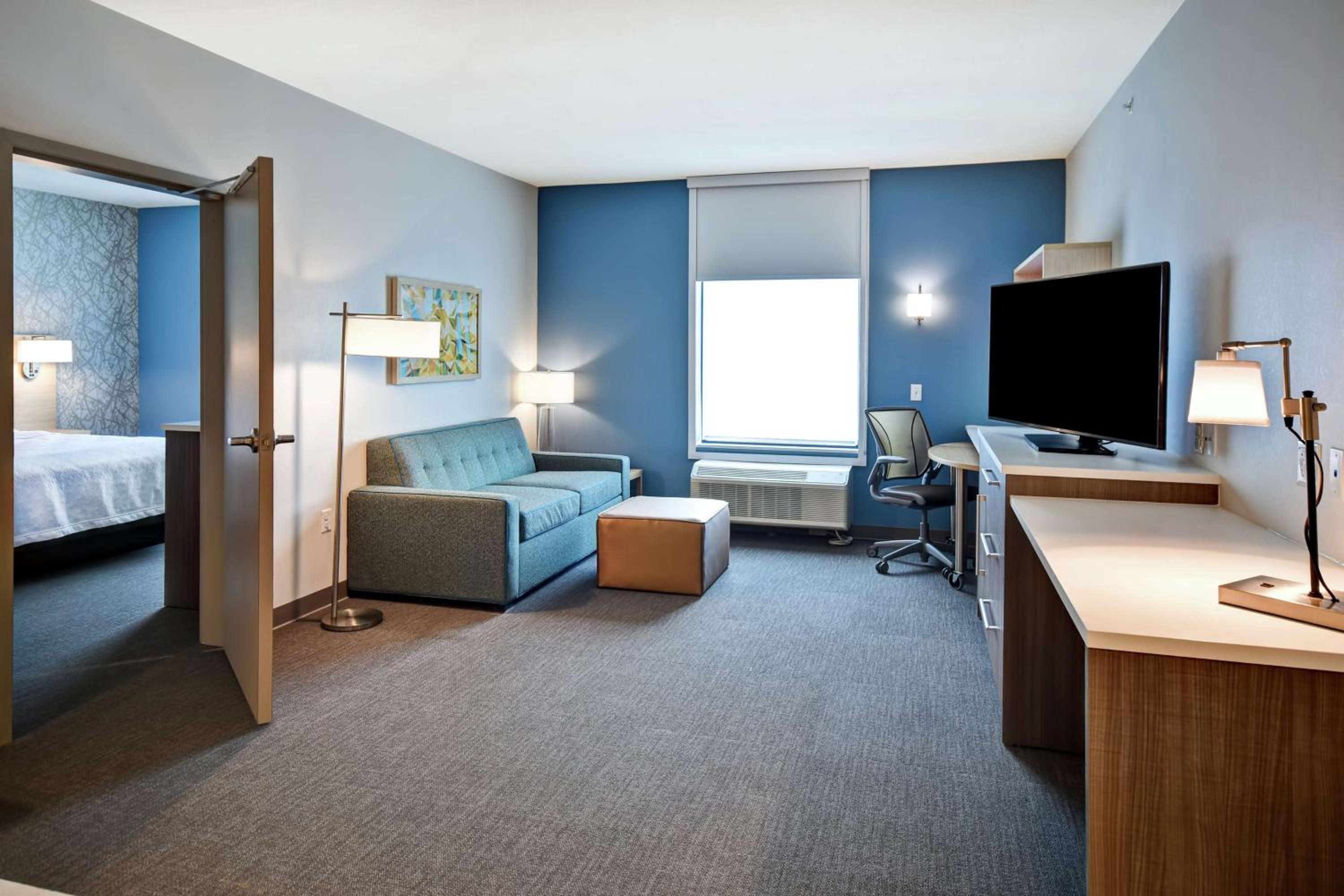 One-Bedroom Queen Suite with Two Queen Beds - Non-Smoking photo 1