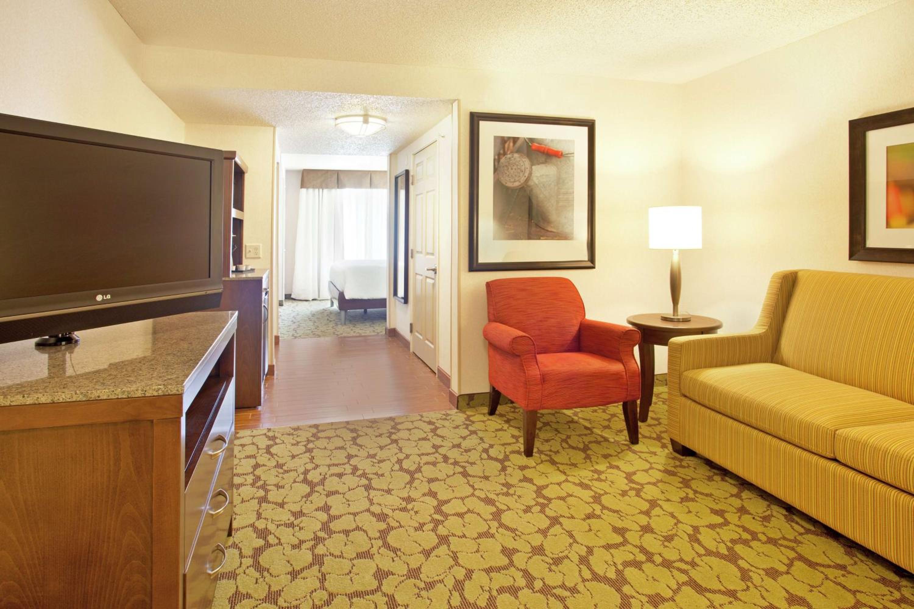 Junior King Suite with Sofa Bed - Photo 1