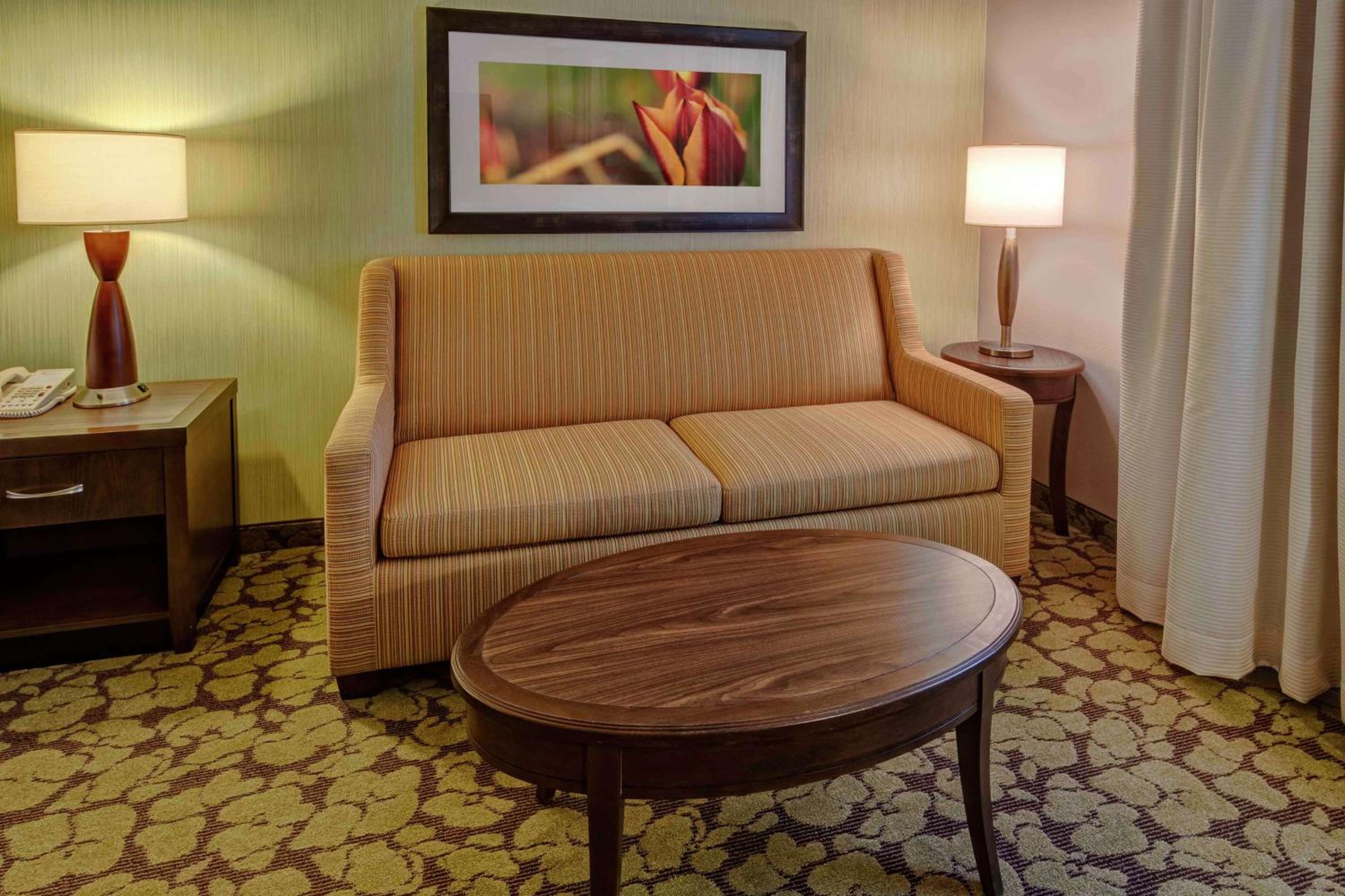 King Room with Sofa Bed - Non-Smoking - Photo 1