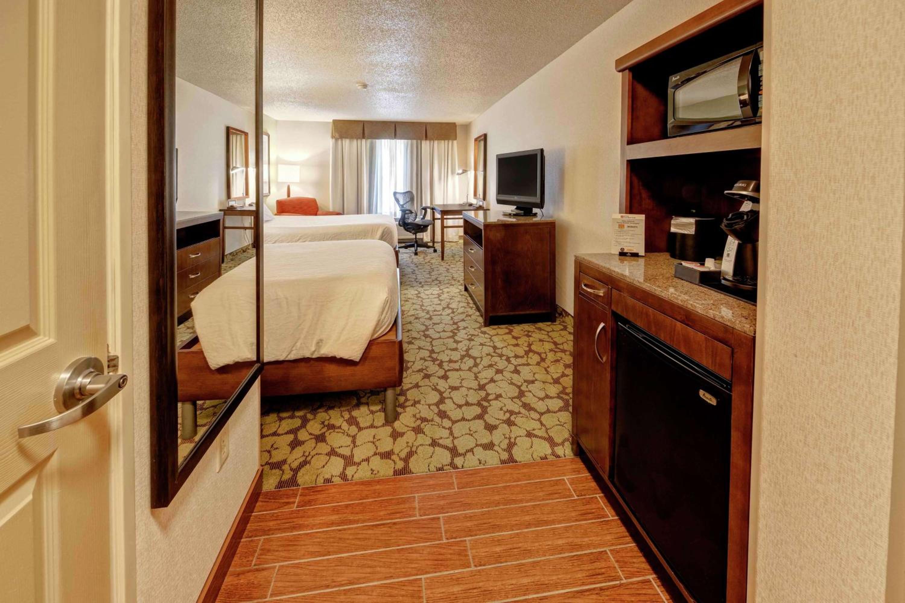 Queen Room with Two Queen Beds - Hearing Accessible