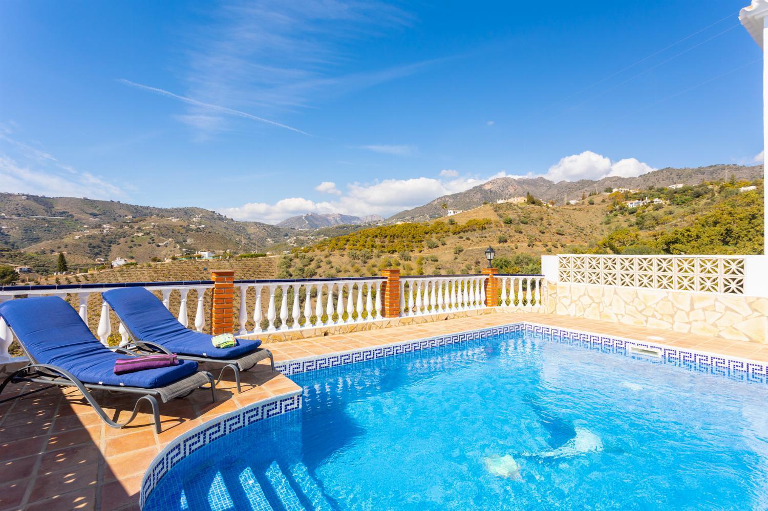 Villa photo 3