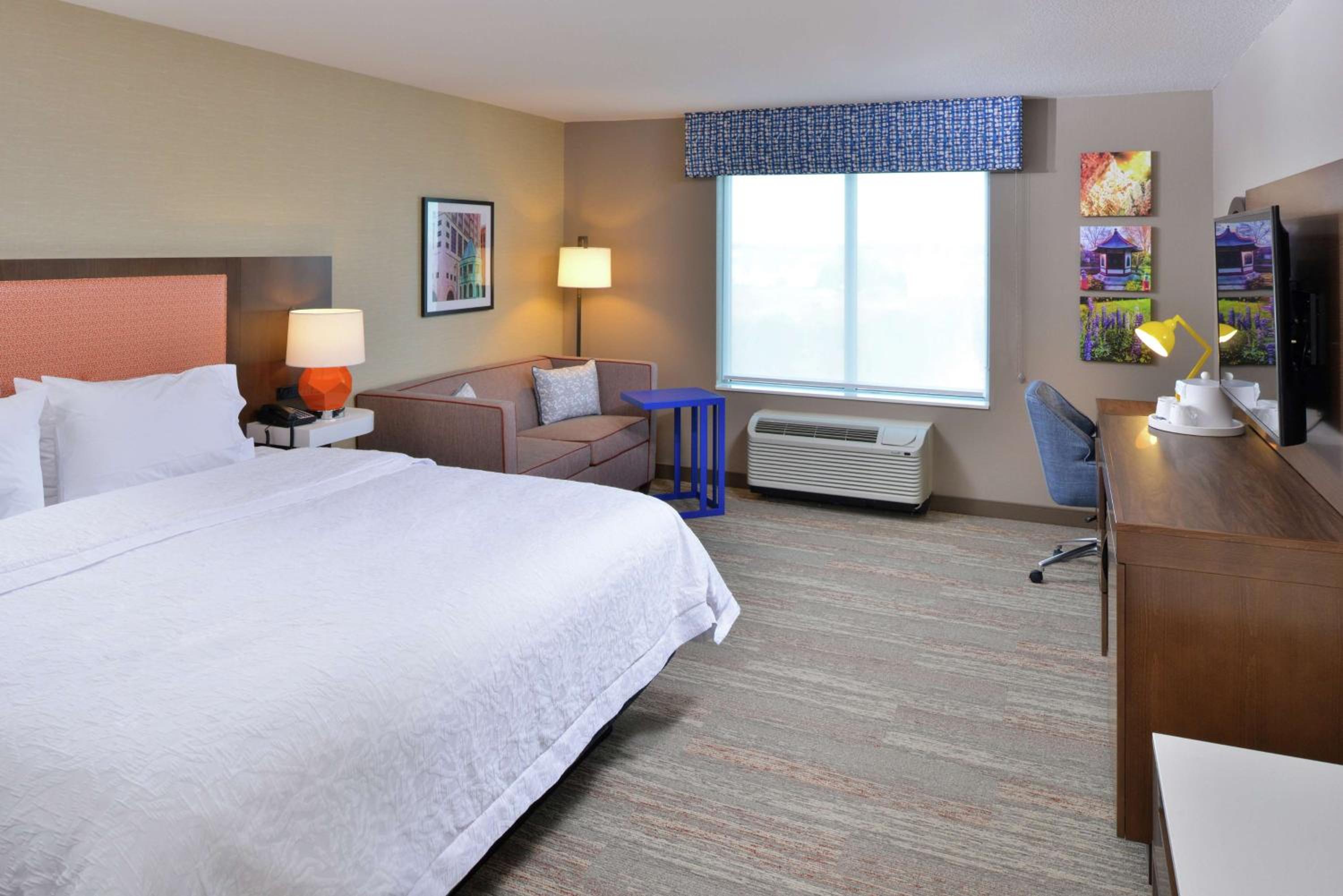 King Room with Sofa Bed - Non-Smoking