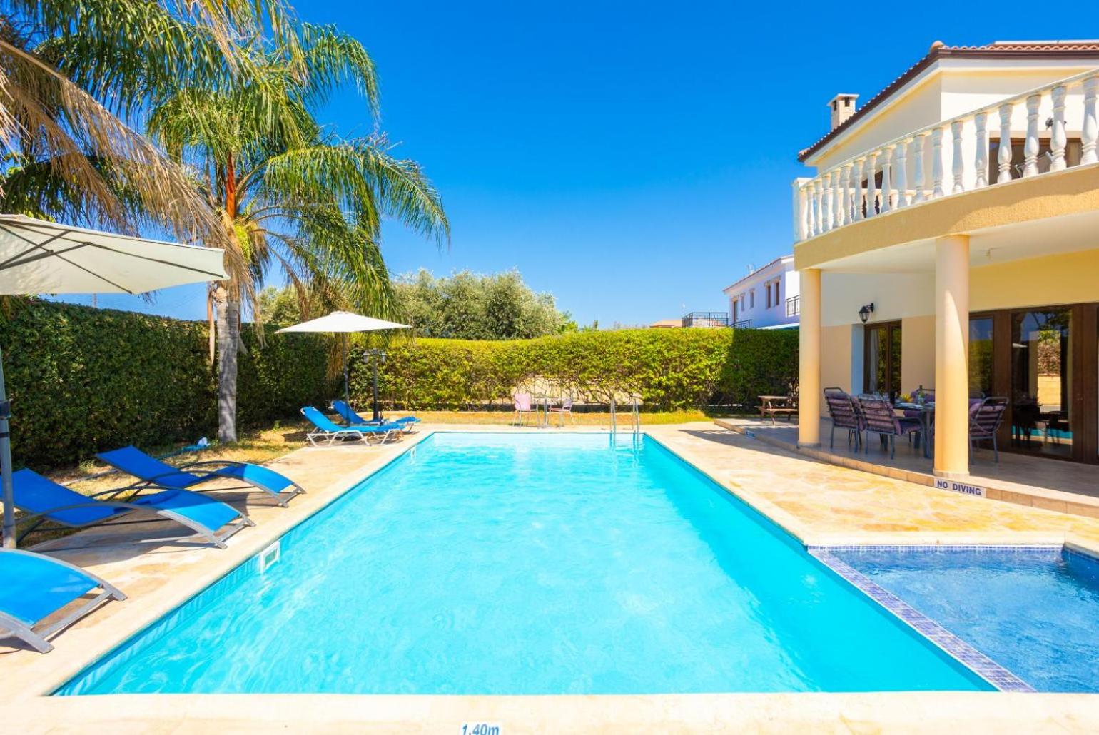 Three-Bedroom Villa photo 1