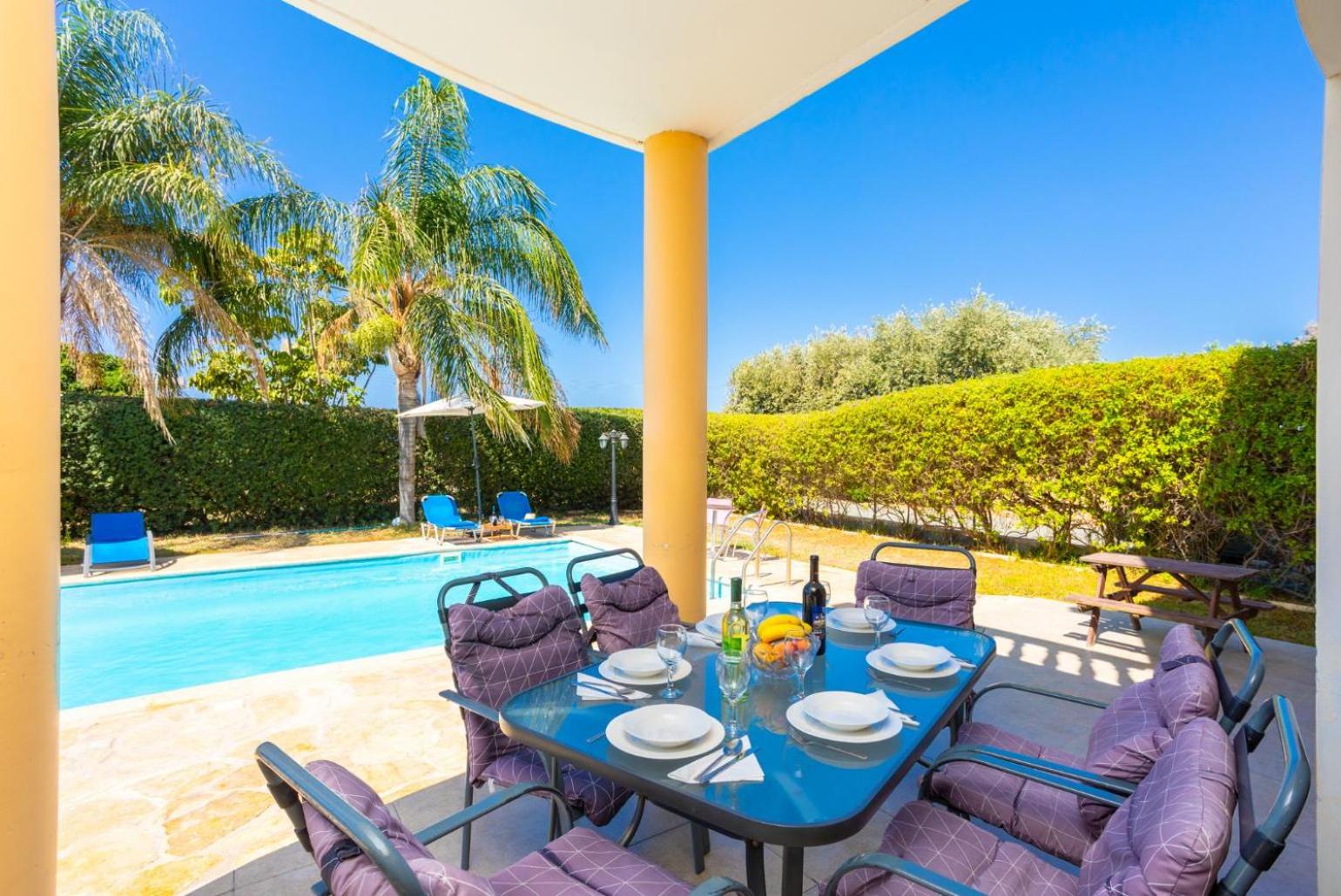 Villa photo 3