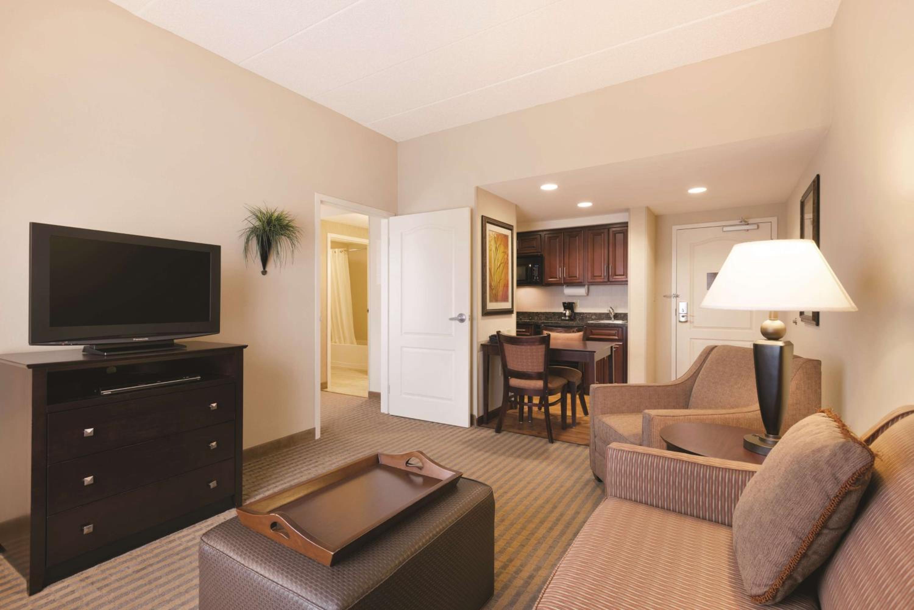 One-Bedroom King Suite - Non-Smoking - Photo 1