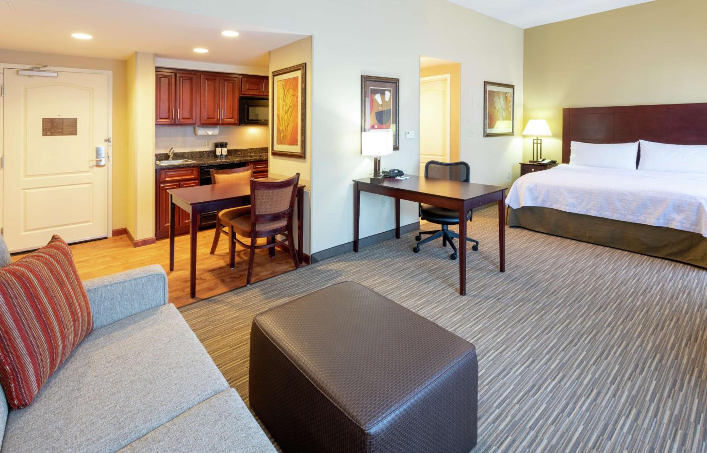 King Studio Suite - Non-Smoking - Photo 6