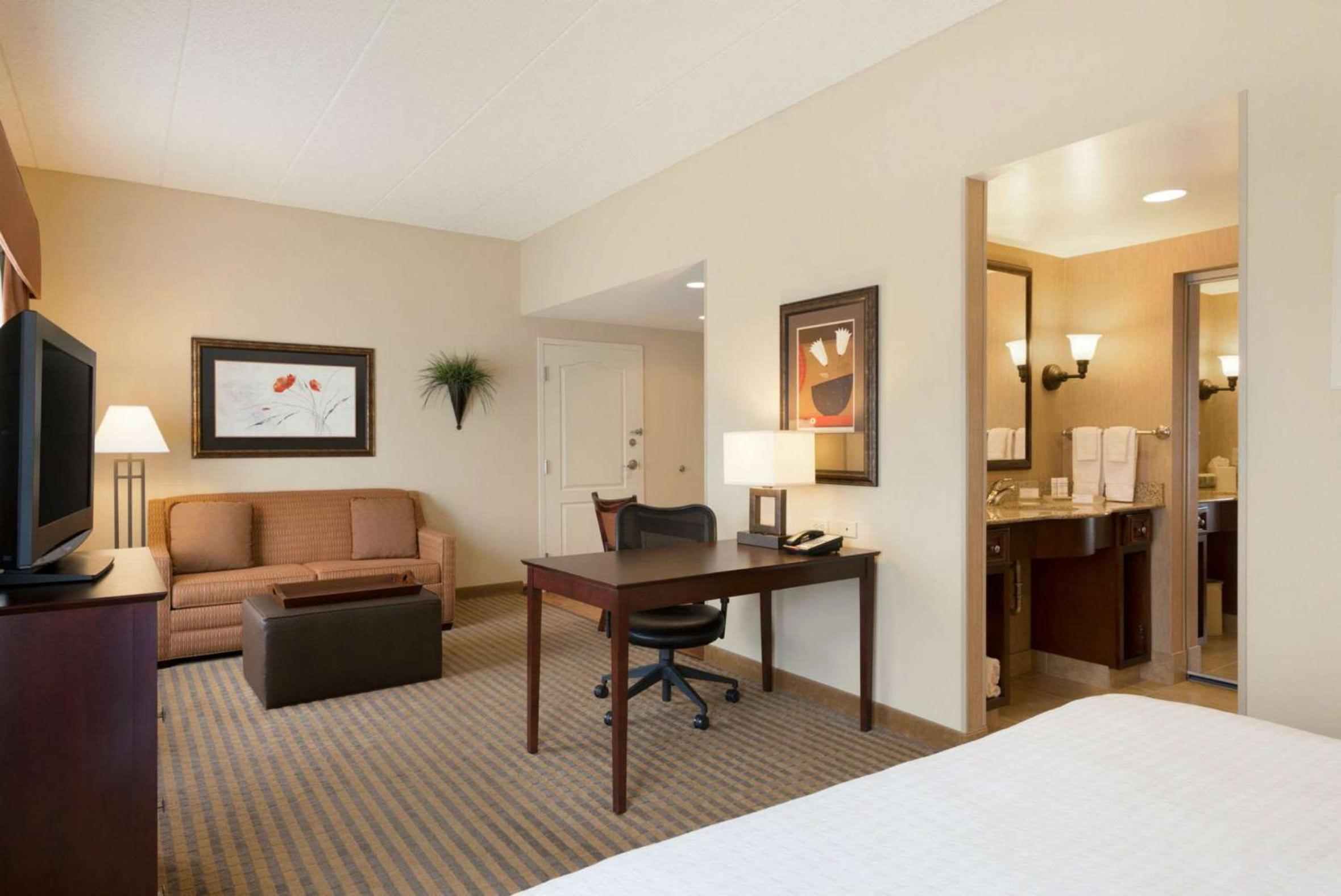 King Studio Suite - Non-Smoking - Photo 5