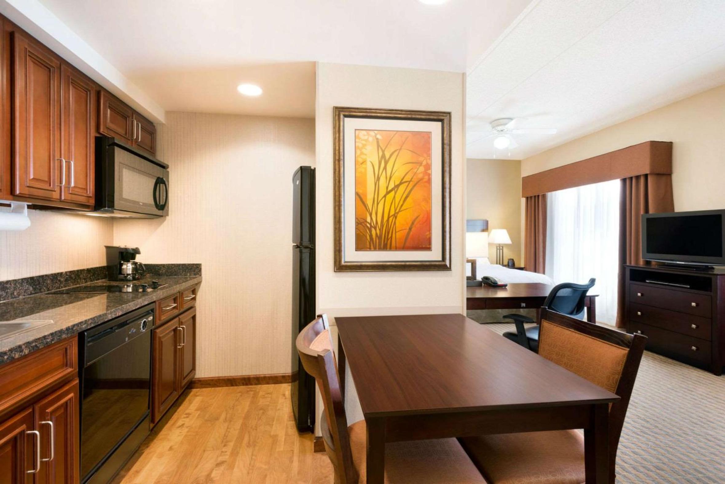 King Studio Suite - Non-Smoking - Photo 2