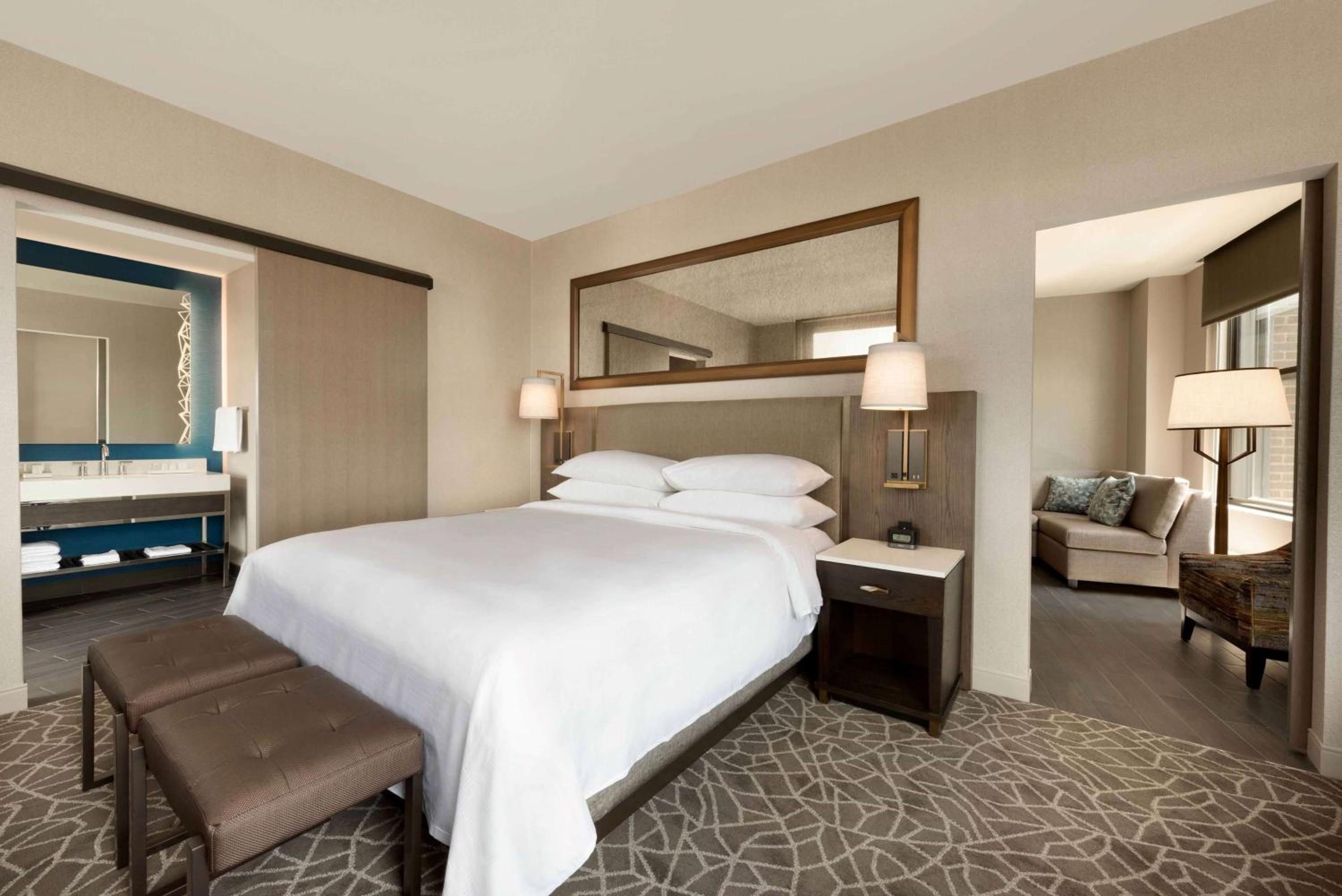 King Corner Suite