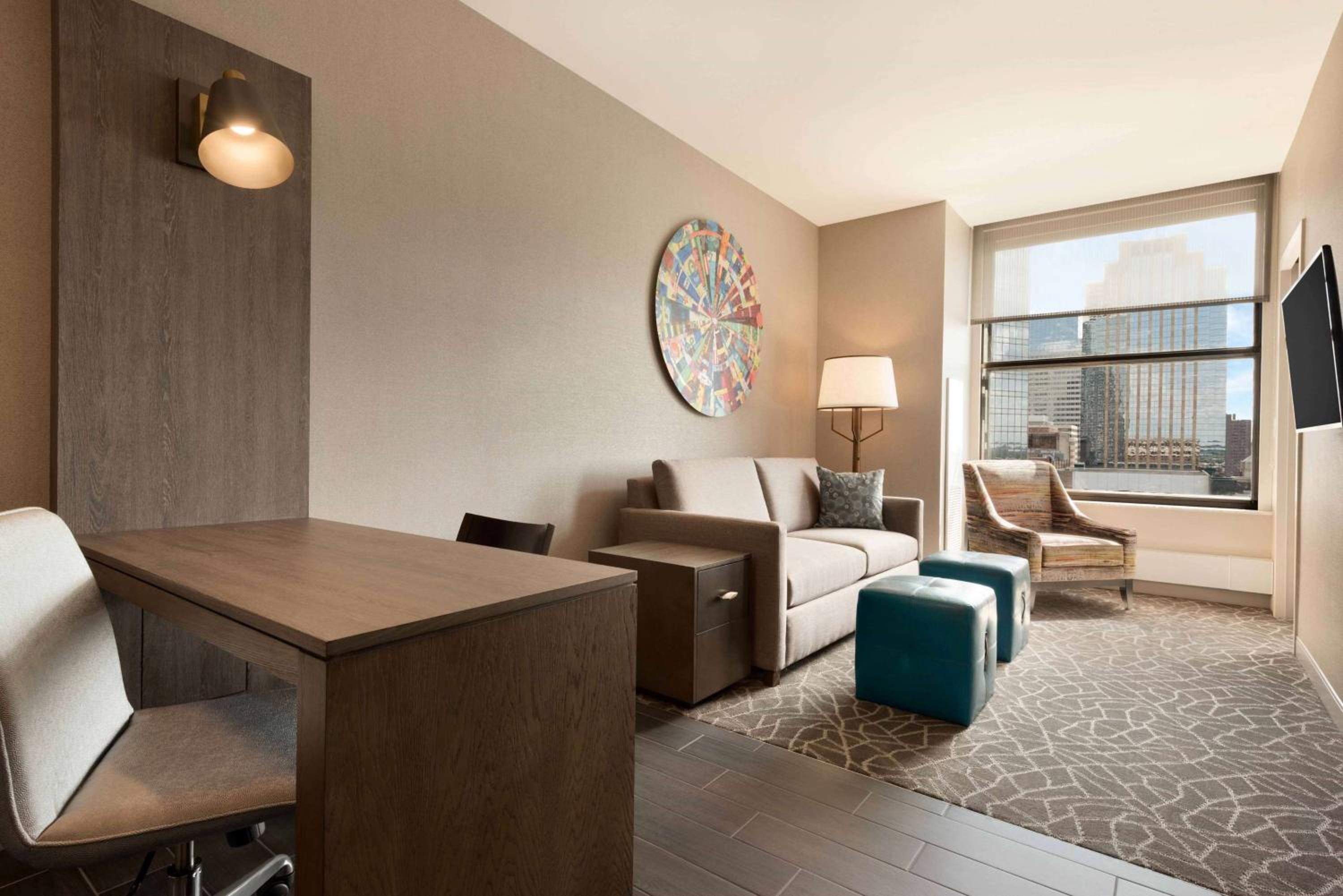 Queen Suite with Two Queen Beds - Hearing Accessible photo 3