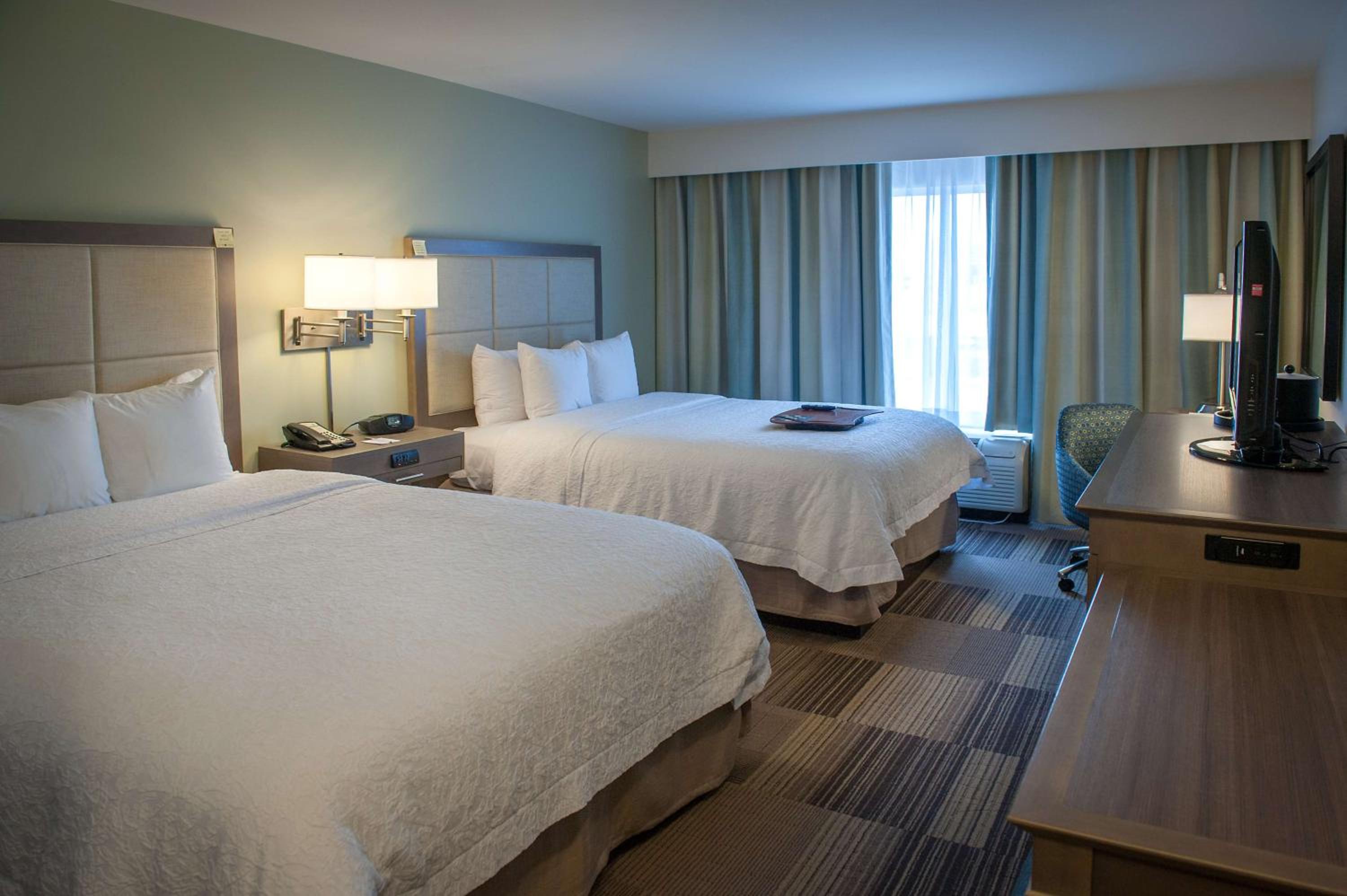Double Room with Two Double Beds - Non-Smoking - Photo 3