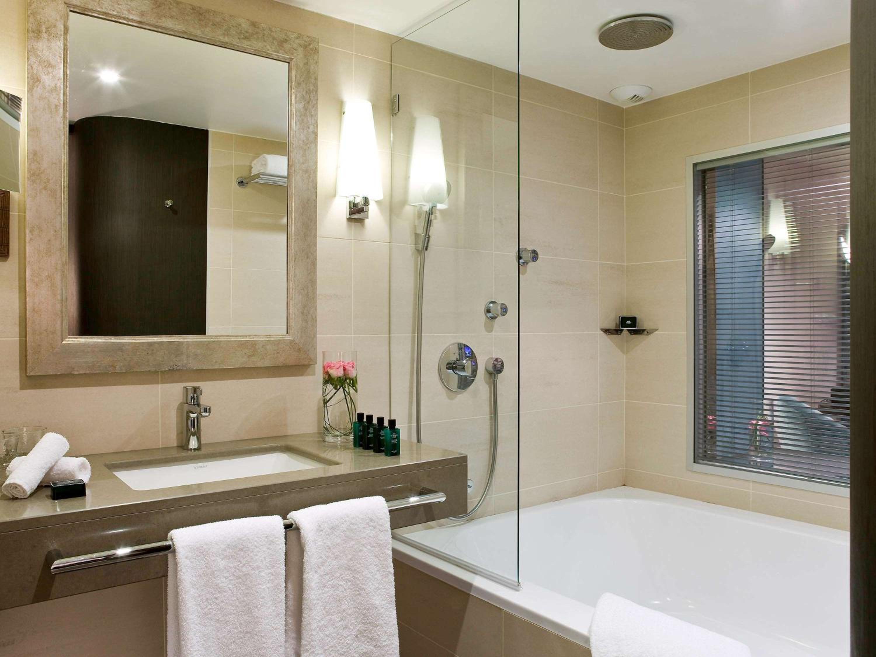 Luxury Room, with port view, One Double Bed, fitness and Sofitel Spa - Photo 8
