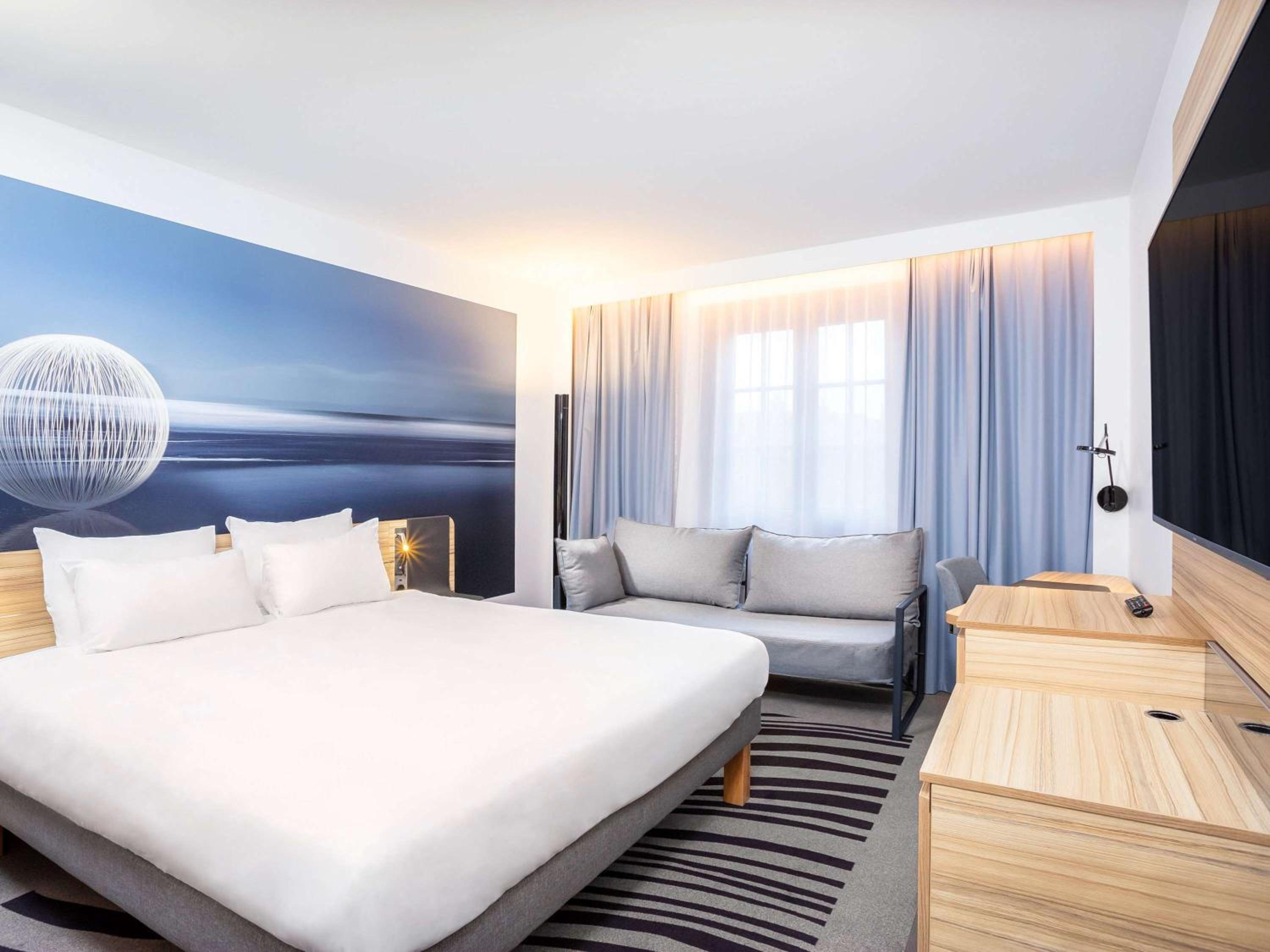 Superior Room with Double Bed and Sofa - Photo 1