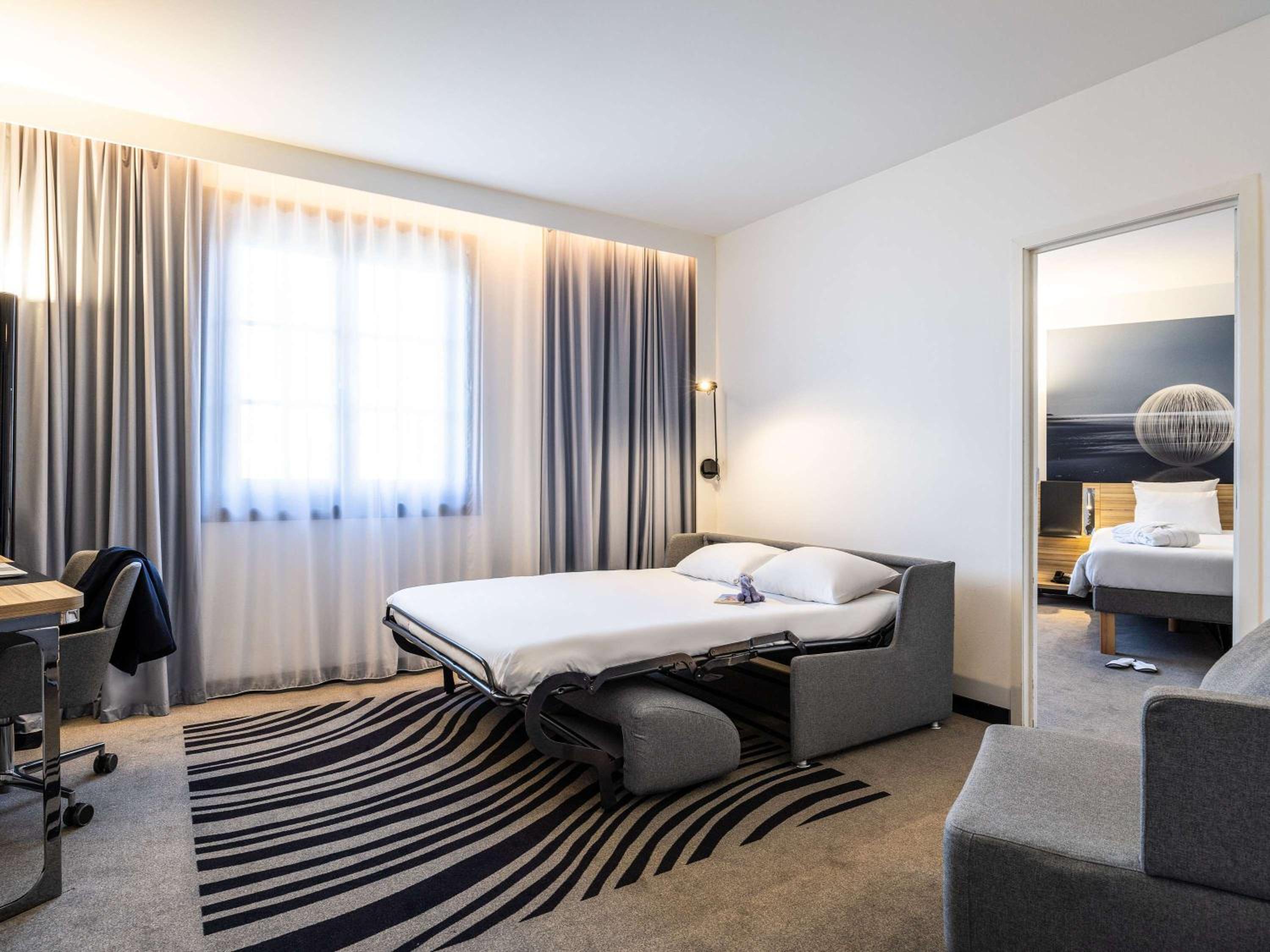 Executive Queen Suite - Photo 9