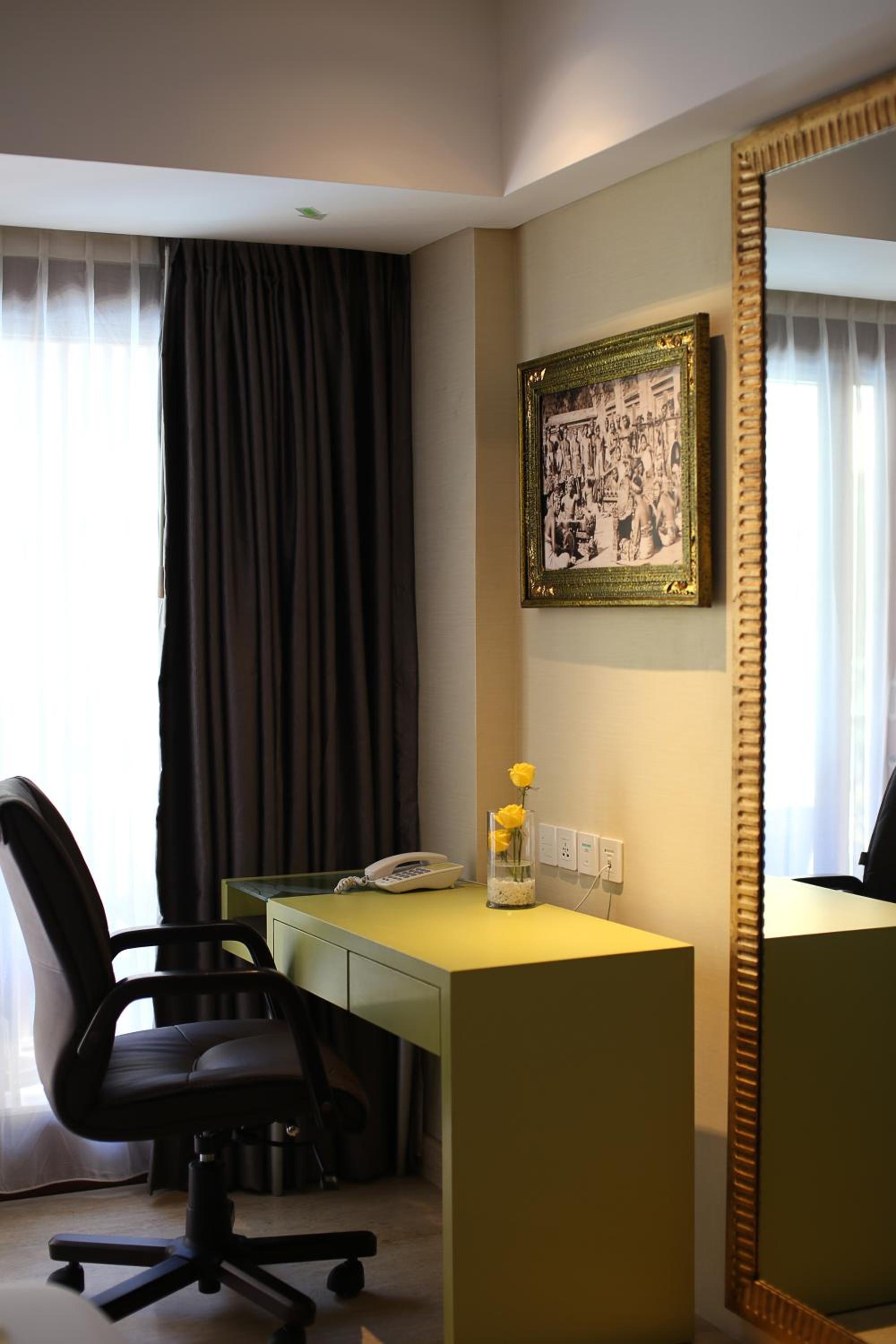 Premium Suite thumbnail 5