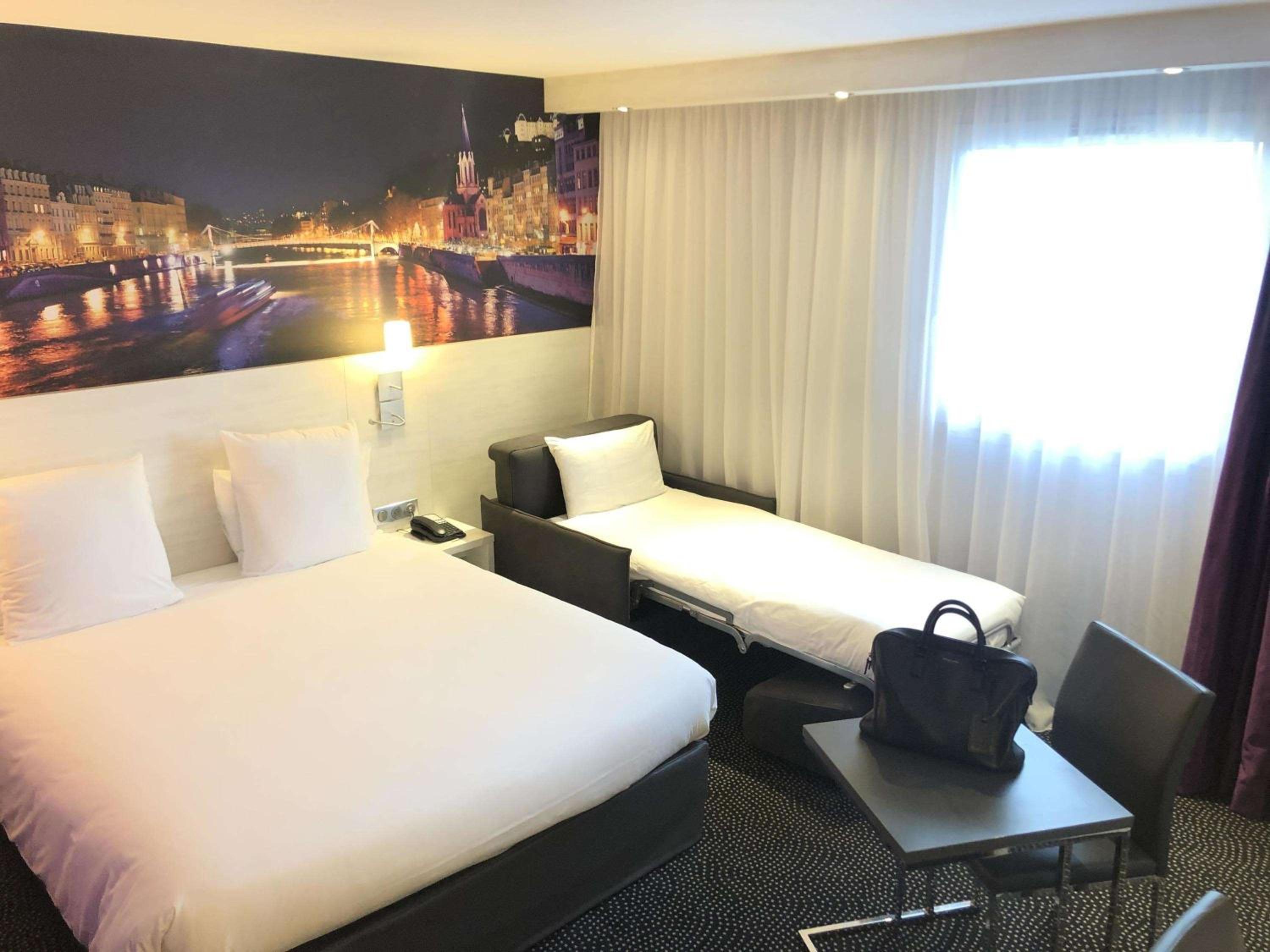 Superior Double Room with One Double Bed and One Sofa Bed, photo 6